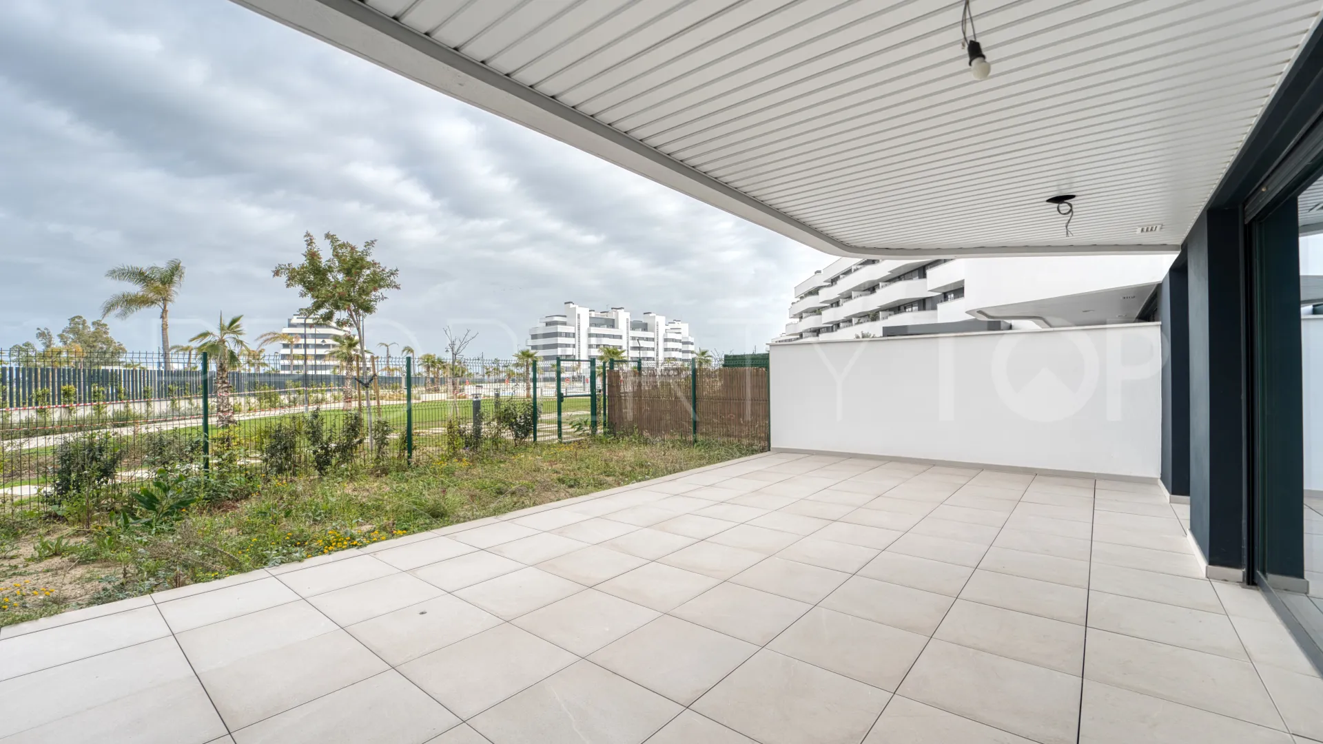For sale ground floor apartment with 2 bedrooms in Torremolinos