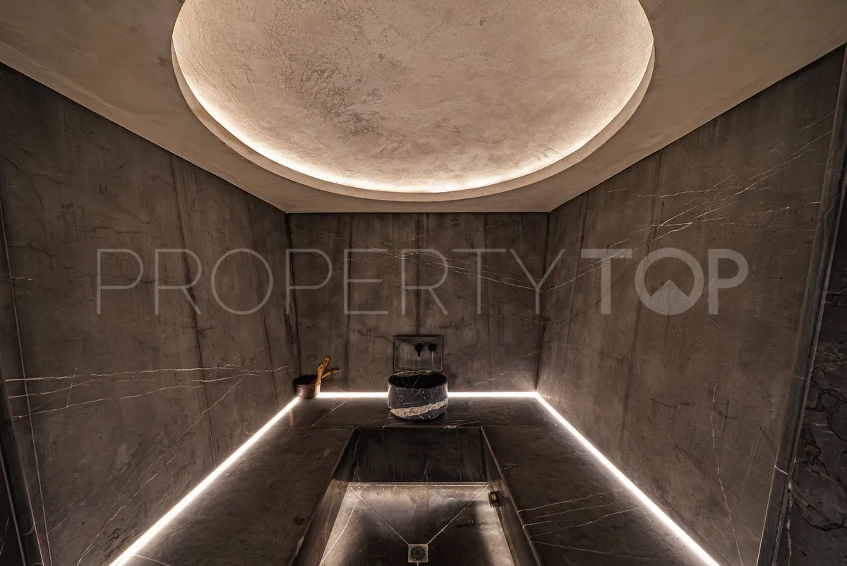 8 bedrooms villa in Guadalmina Baja for sale