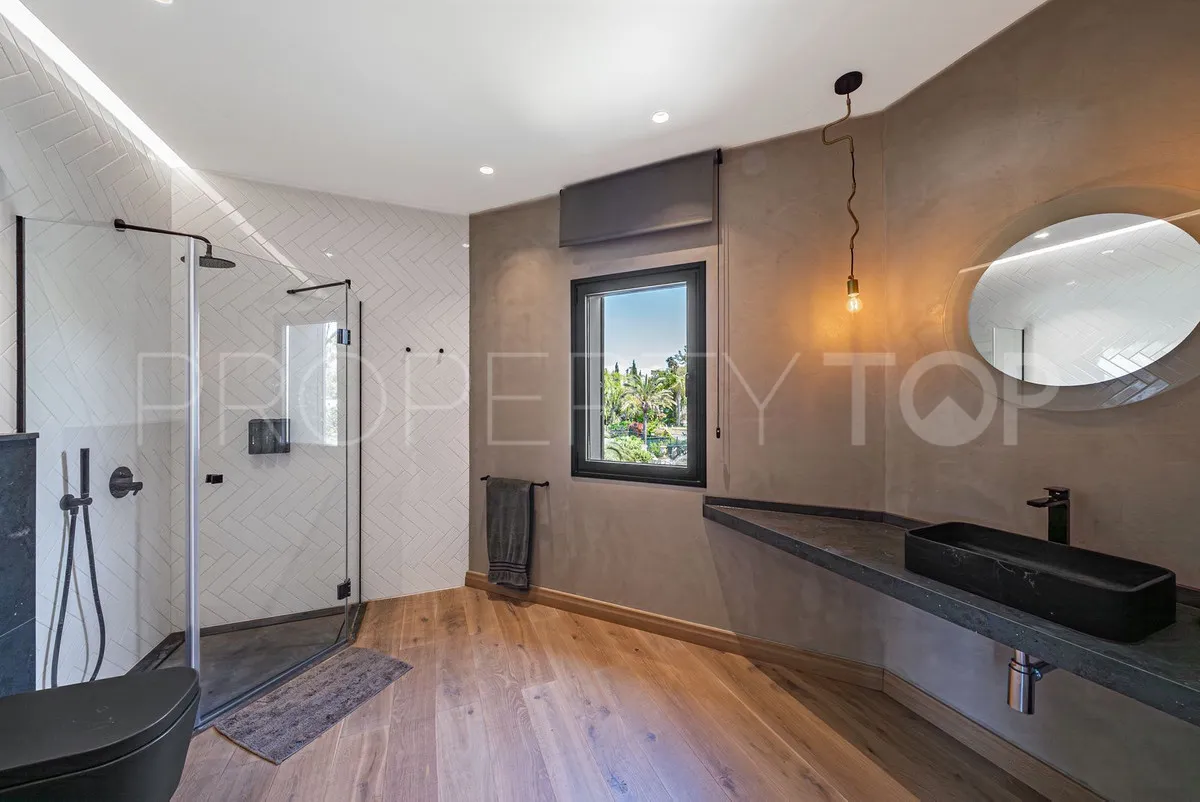 8 bedrooms villa in Guadalmina Baja for sale