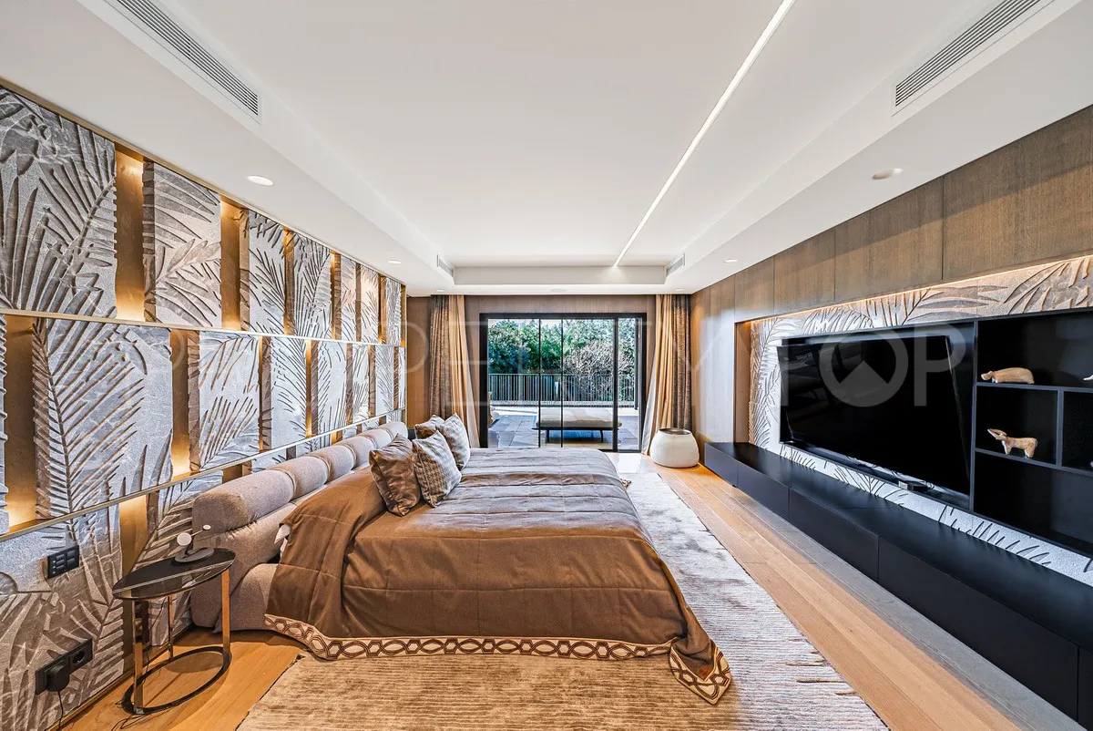 8 bedrooms villa in Guadalmina Baja for sale