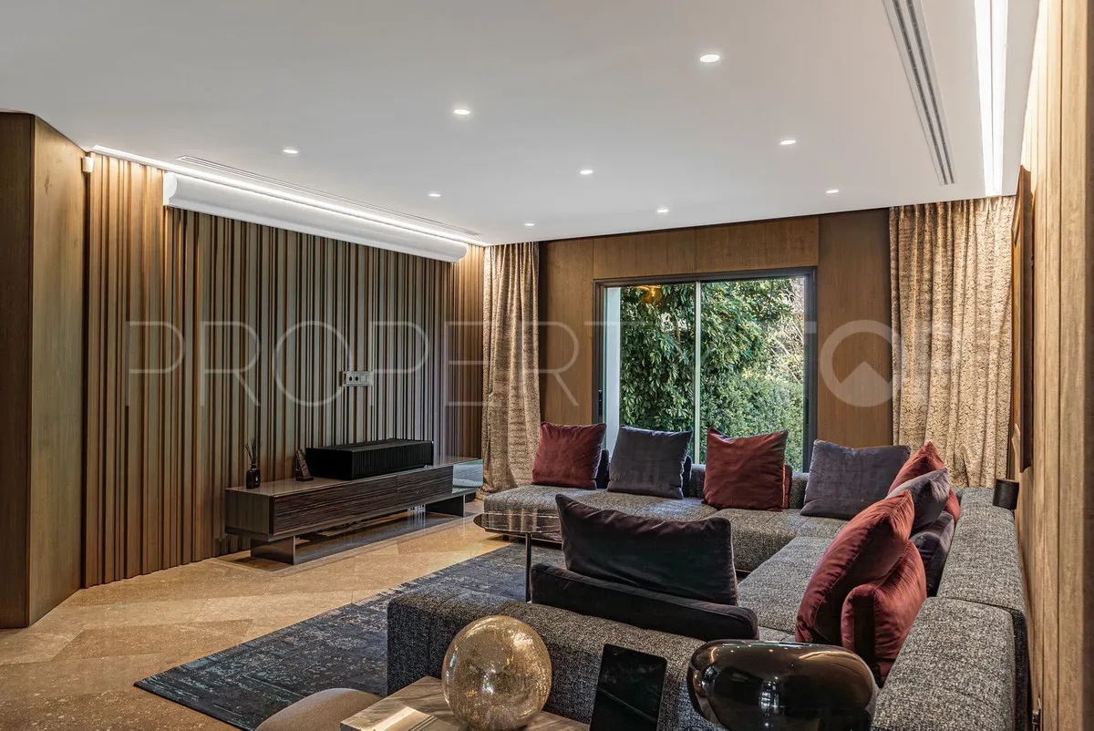 8 bedrooms villa in Guadalmina Baja for sale