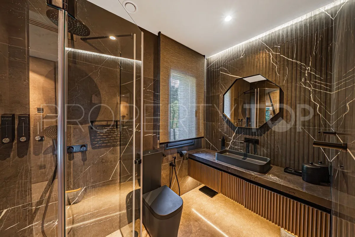 8 bedrooms villa in Guadalmina Baja for sale