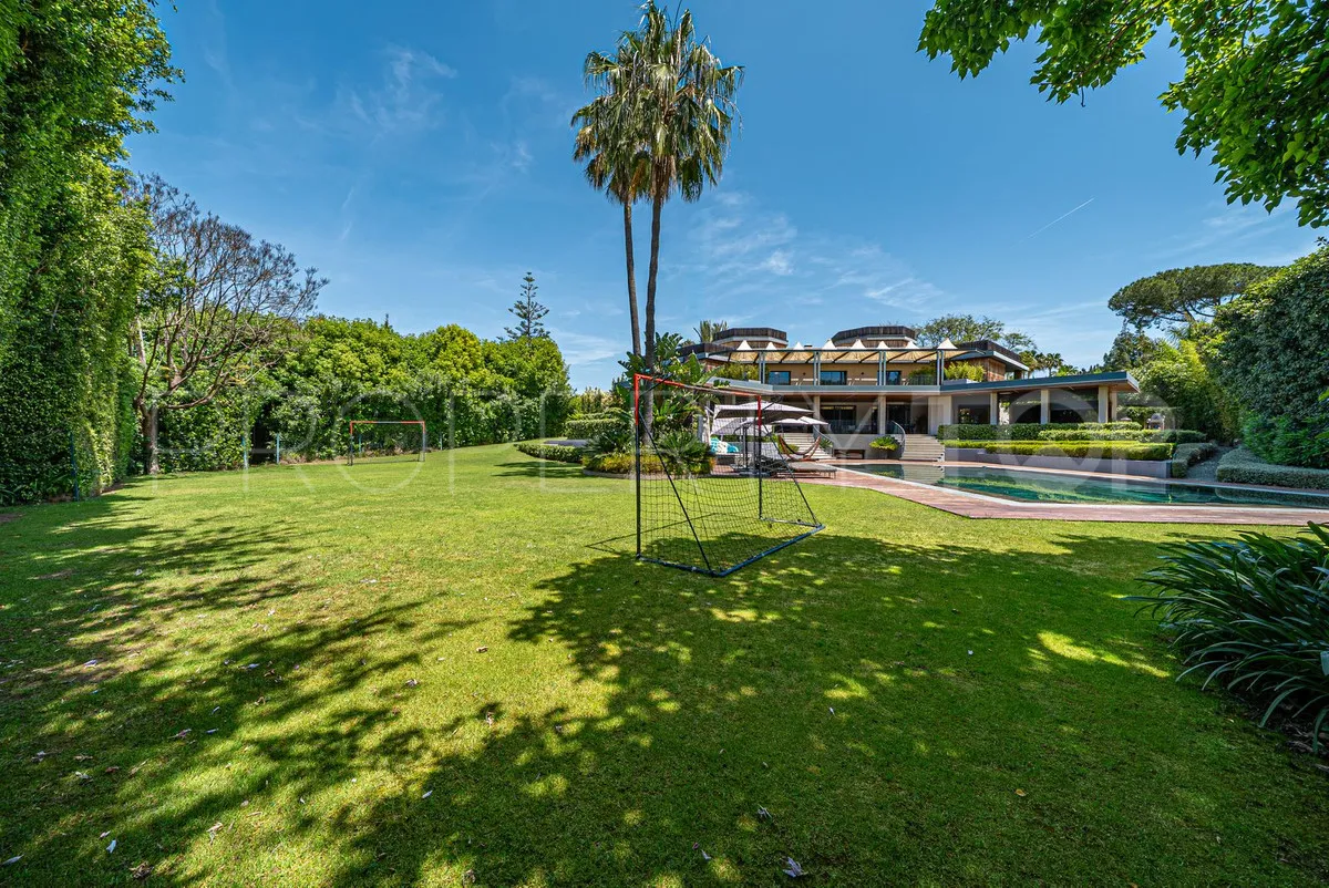 8 bedrooms villa in Guadalmina Baja for sale