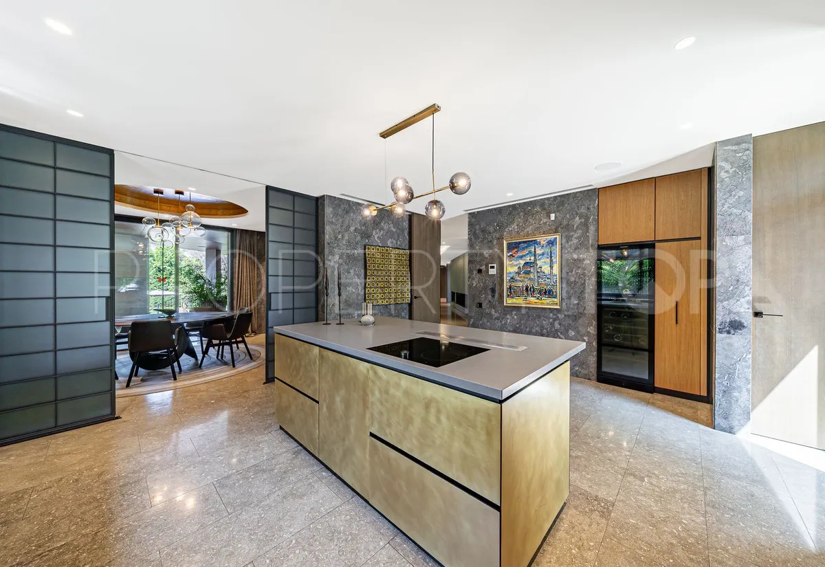 8 bedrooms villa in Guadalmina Baja for sale
