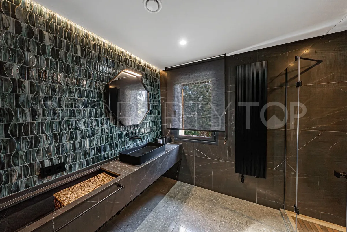 8 bedrooms villa in Guadalmina Baja for sale