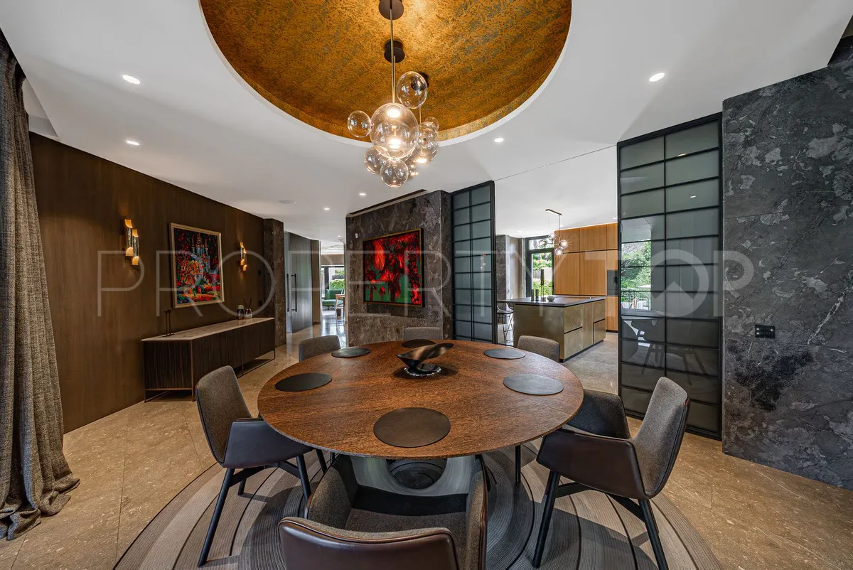 8 bedrooms villa in Guadalmina Baja for sale