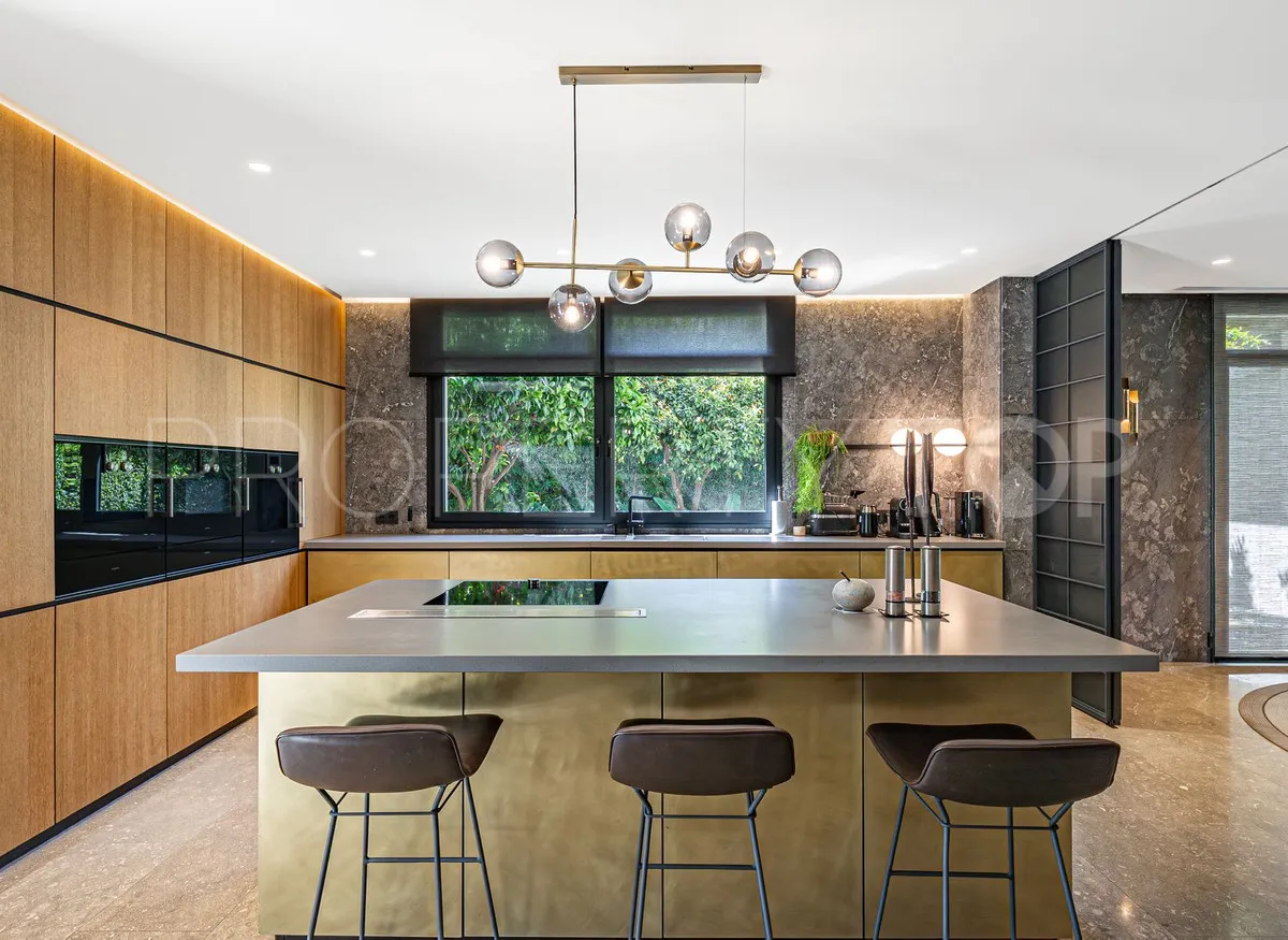 8 bedrooms villa in Guadalmina Baja for sale