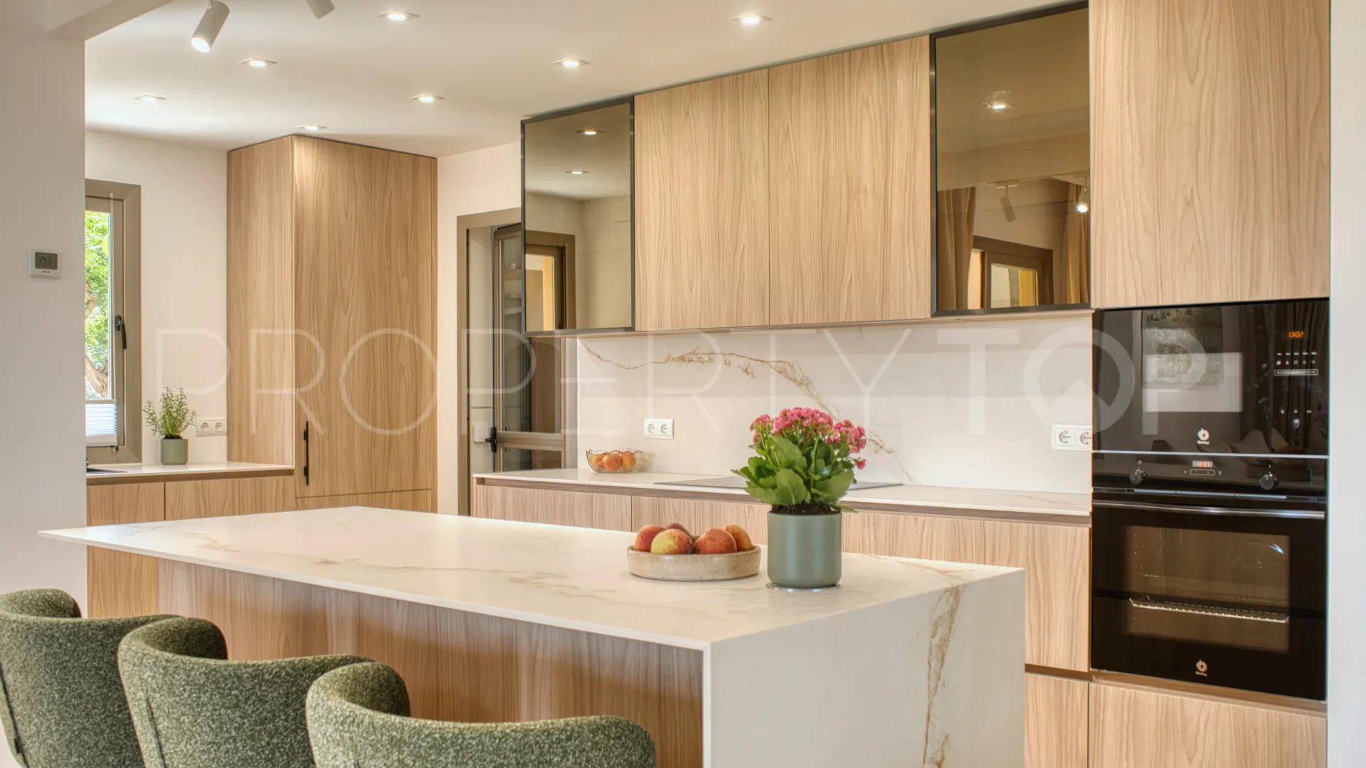 Se vende apartamento planta baja en Atalaya Hills con 3 dormitorios