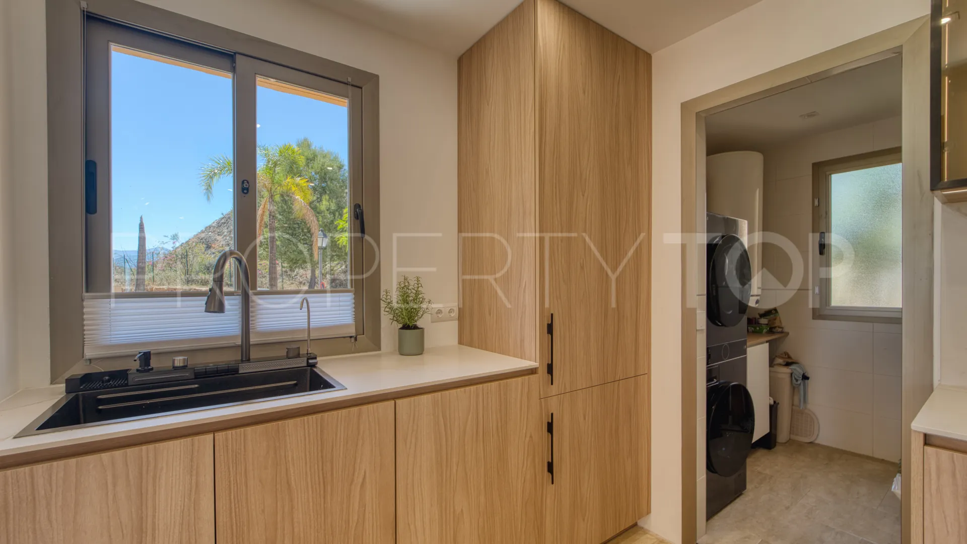 Se vende apartamento planta baja en Atalaya Hills con 3 dormitorios