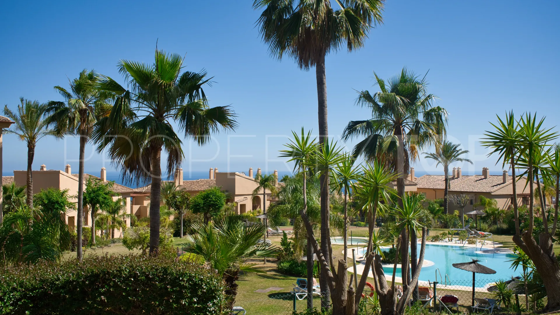 Se vende apartamento planta baja en Atalaya Hills con 3 dormitorios