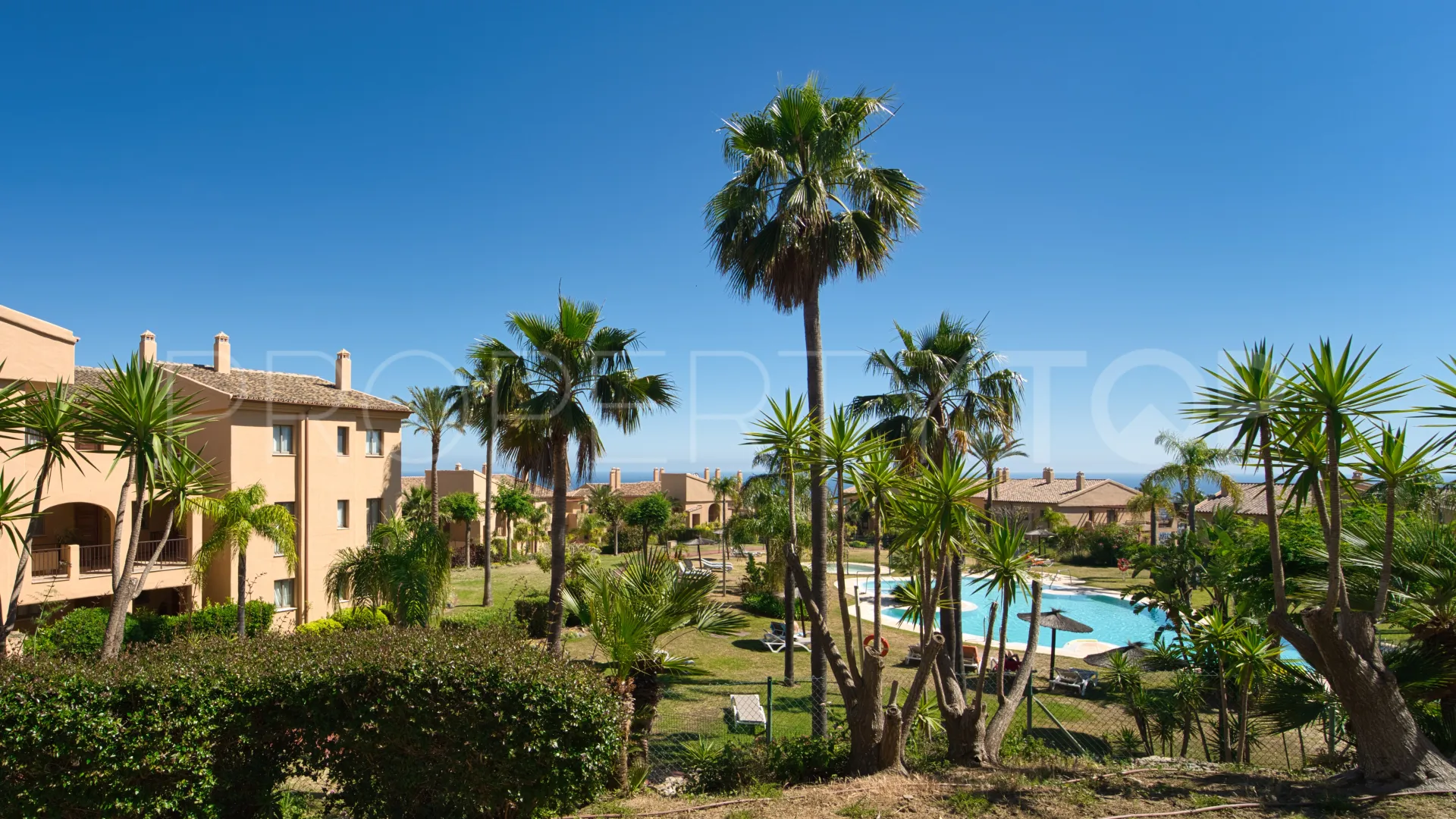 Se vende apartamento planta baja en Atalaya Hills con 3 dormitorios