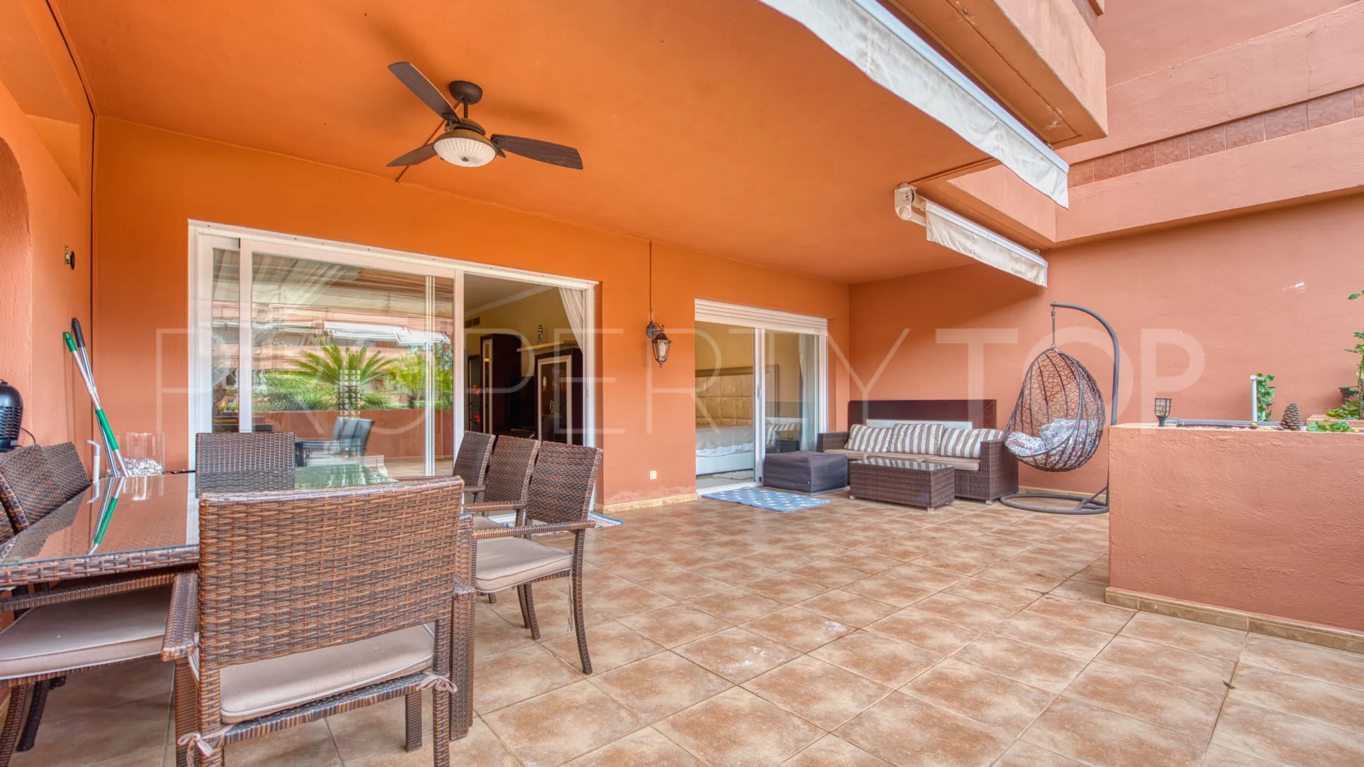 Comprar apartamento planta baja en Marbella