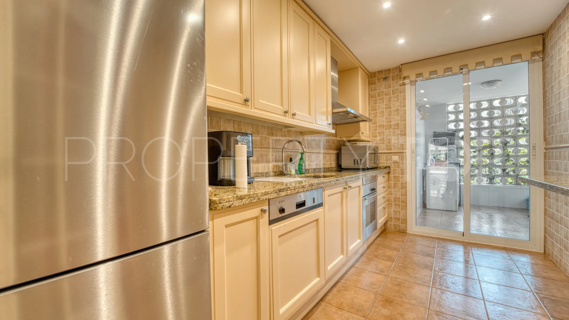 Comprar apartamento planta baja en Marbella
