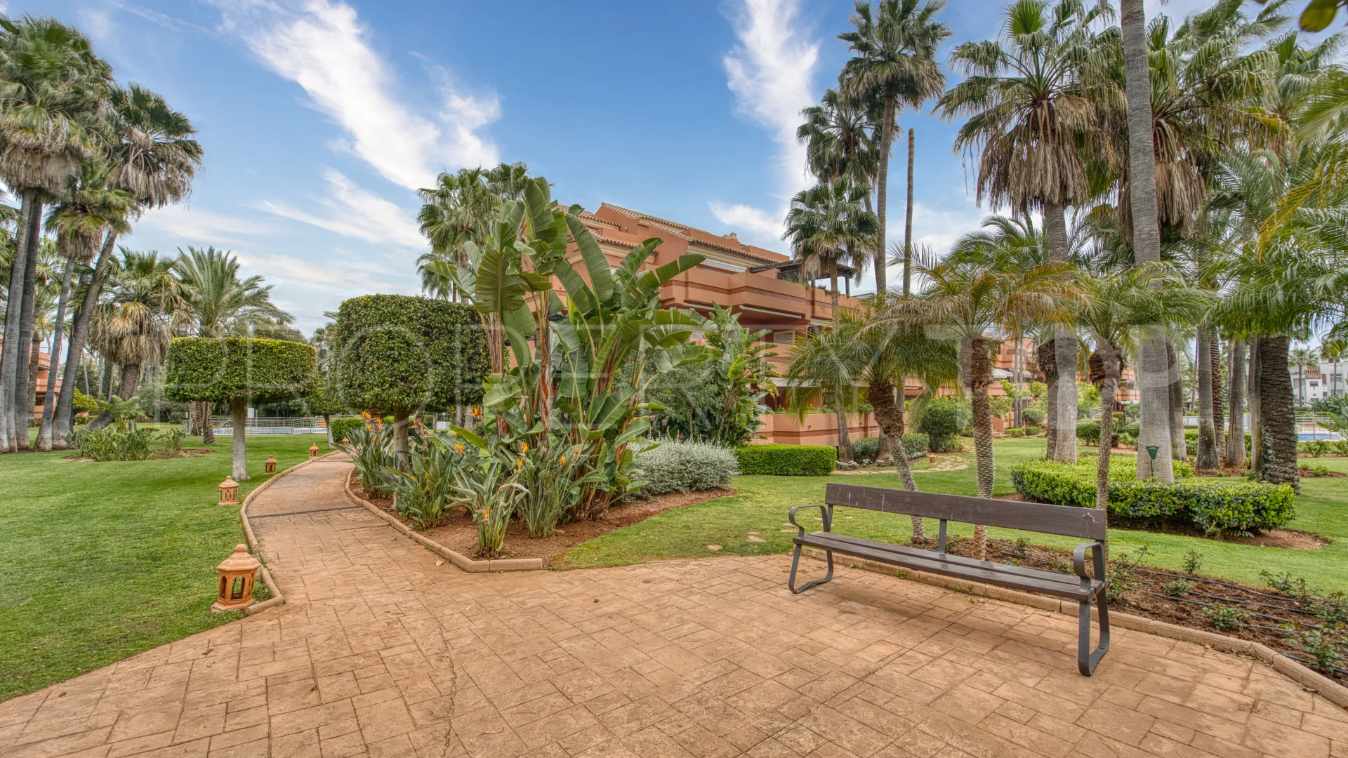 Comprar apartamento planta baja en Marbella