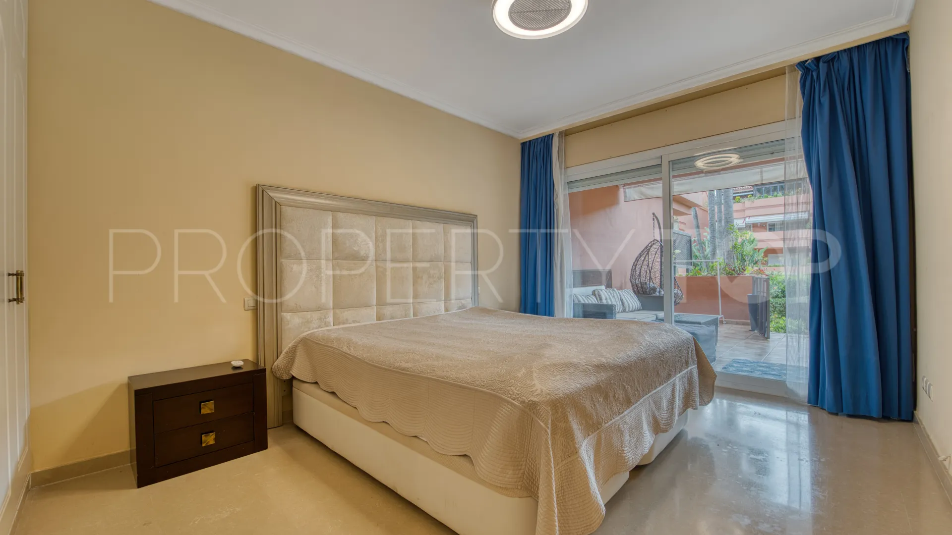 Comprar apartamento planta baja en Marbella