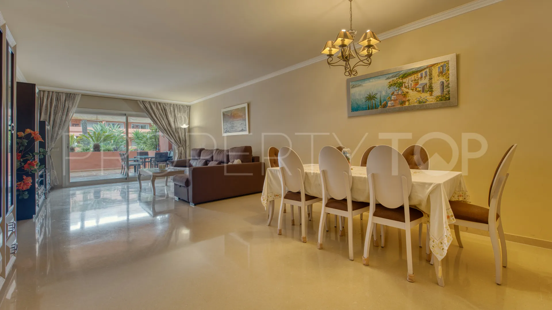 Comprar apartamento planta baja en Marbella