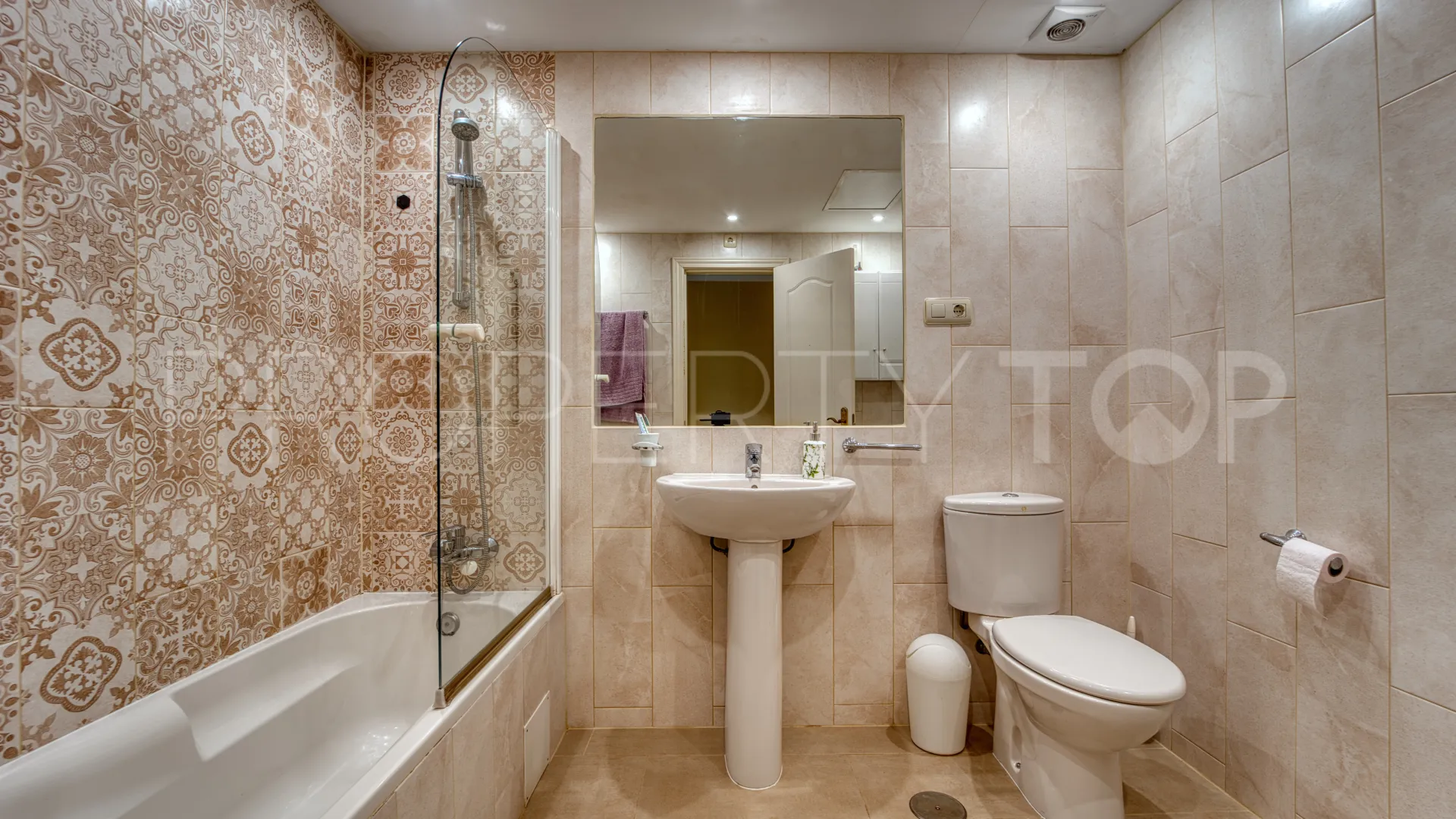 Comprar apartamento planta baja en Marbella