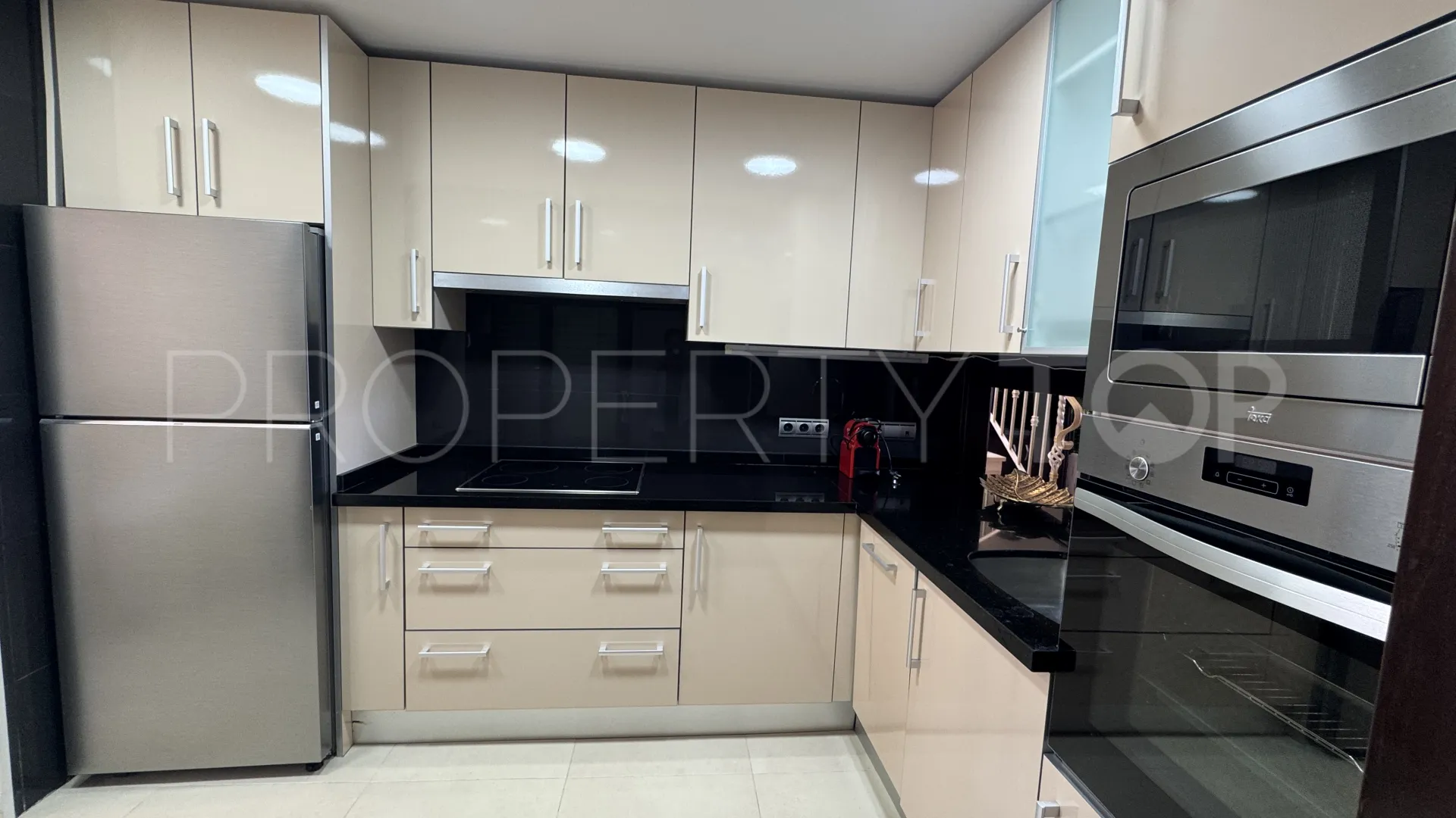 For sale Estepona penthouse with 2 bedrooms