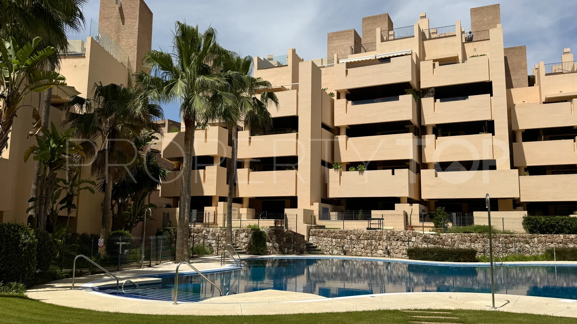 For sale Estepona penthouse with 2 bedrooms