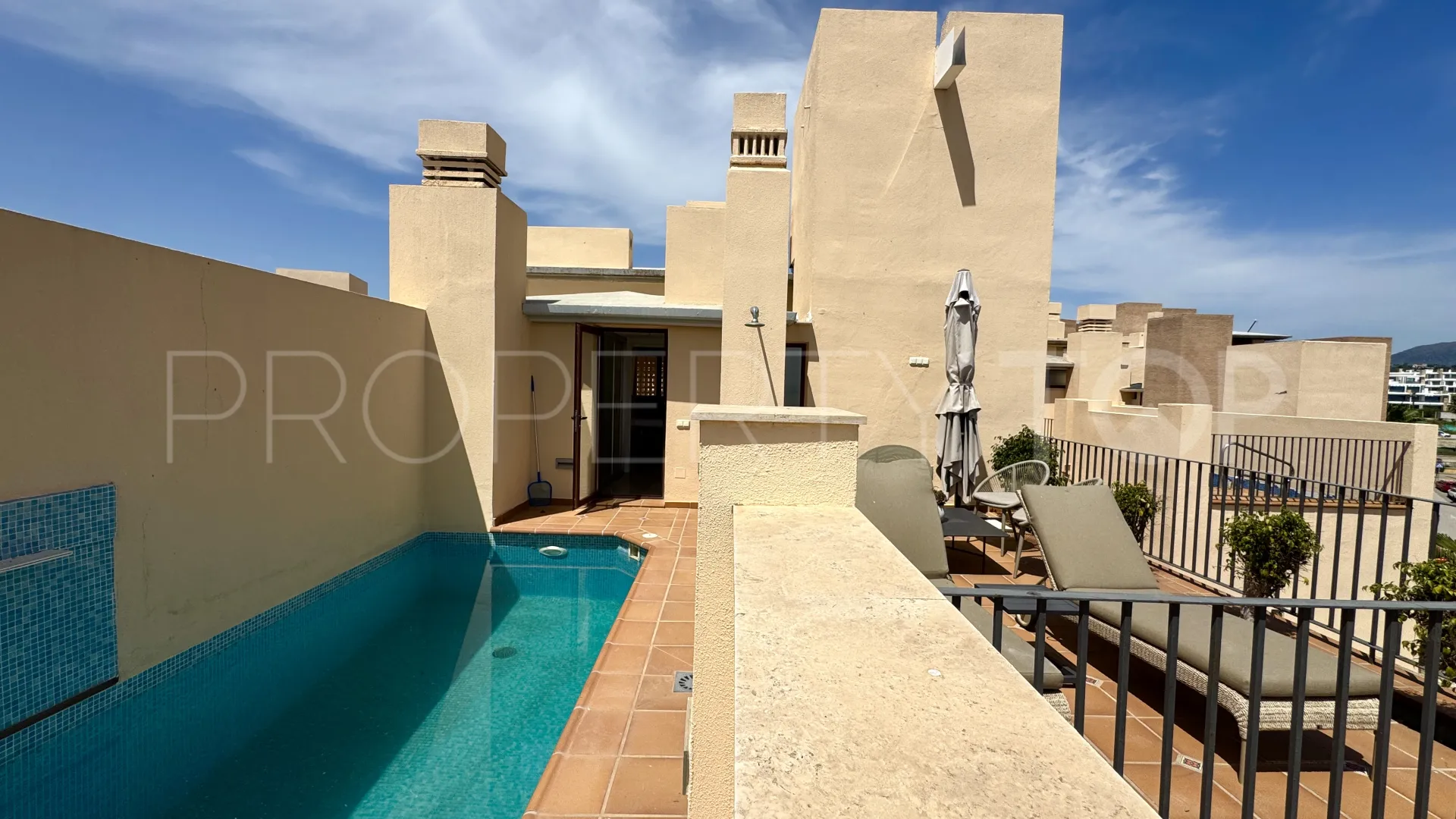 For sale Estepona penthouse with 2 bedrooms