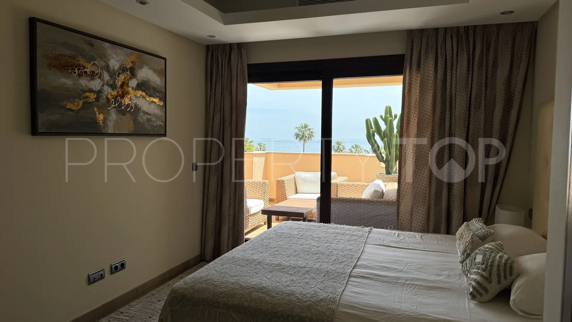 For sale Estepona penthouse with 2 bedrooms