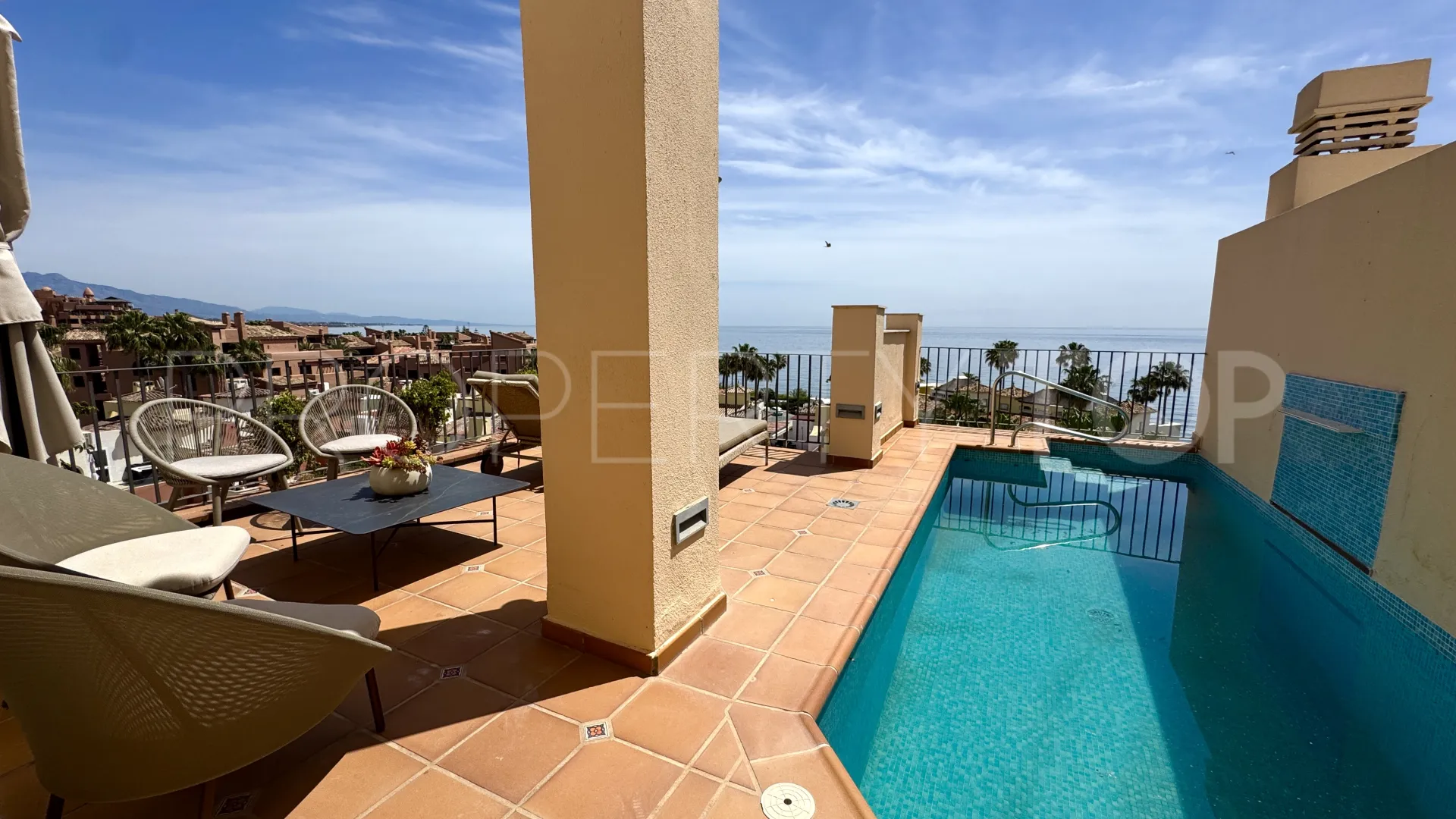 For sale Estepona penthouse with 2 bedrooms