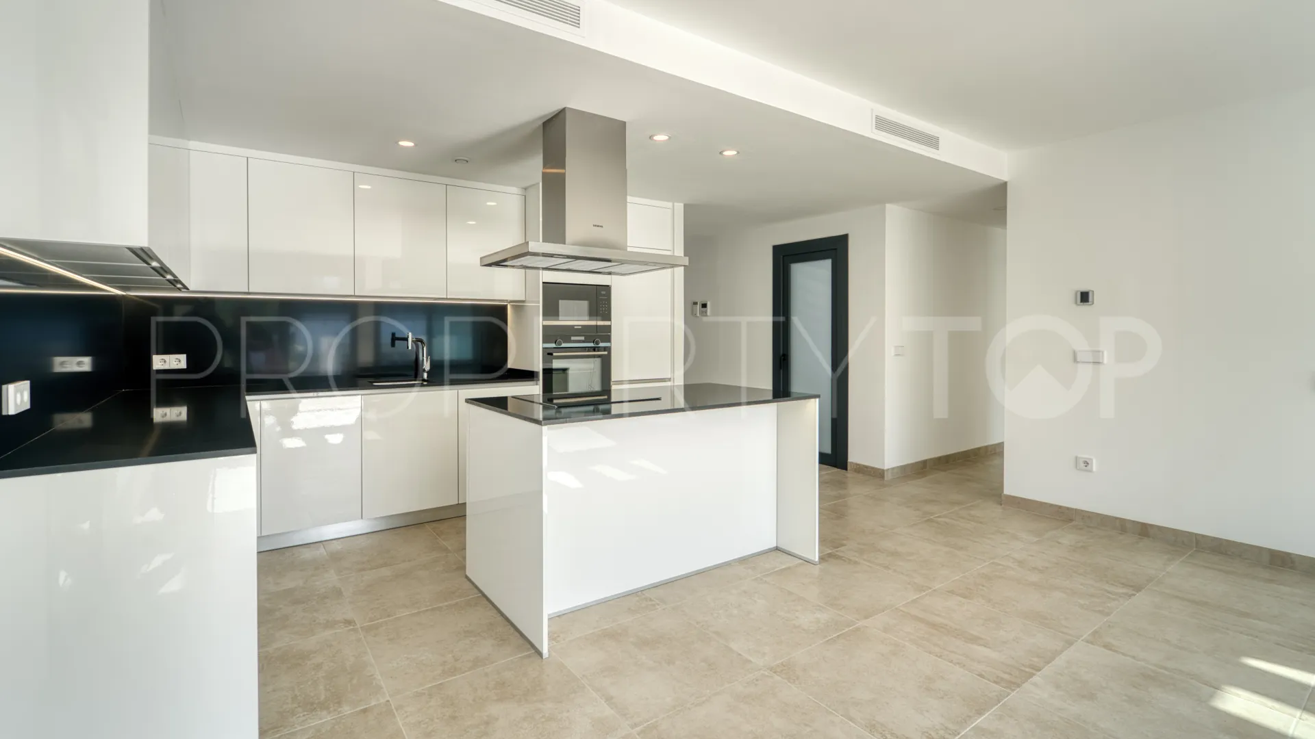 3 bedrooms apartment for sale in Atalaya Hills