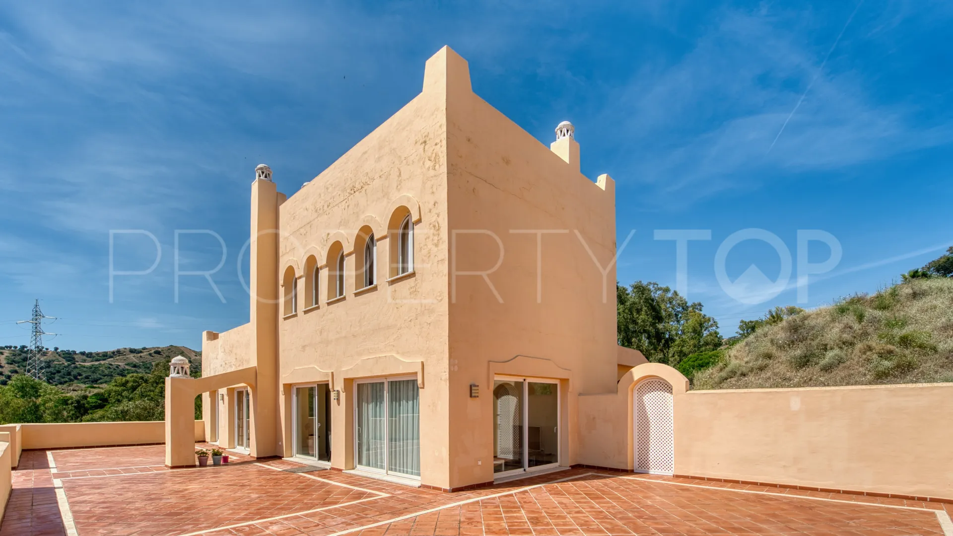 Atico duplex en venta en Elviria con 3 dormitorios