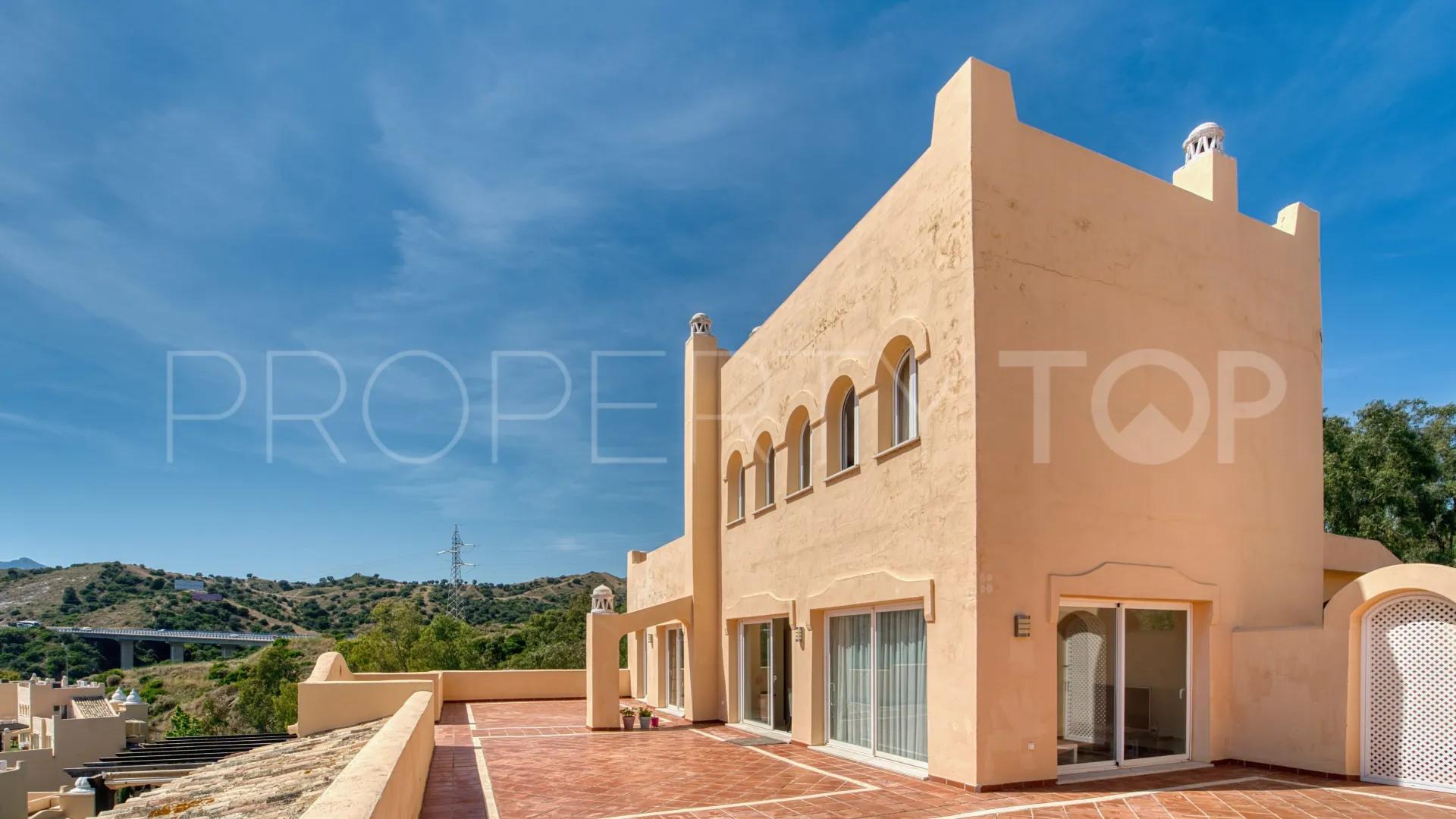Atico duplex en venta en Elviria con 3 dormitorios