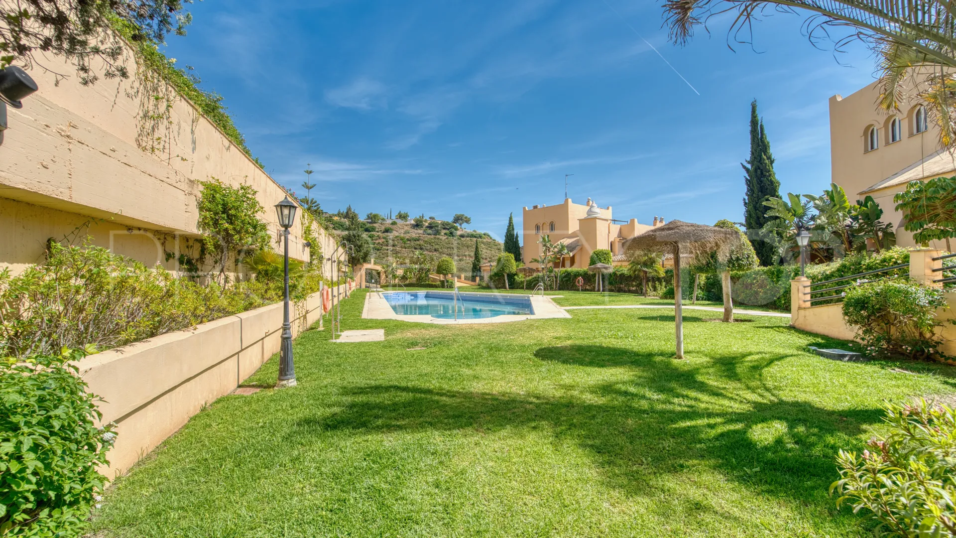 Atico duplex en venta en Elviria con 3 dormitorios