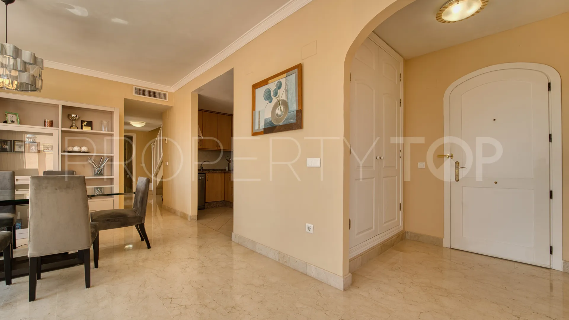 Atico duplex en venta en Elviria con 3 dormitorios