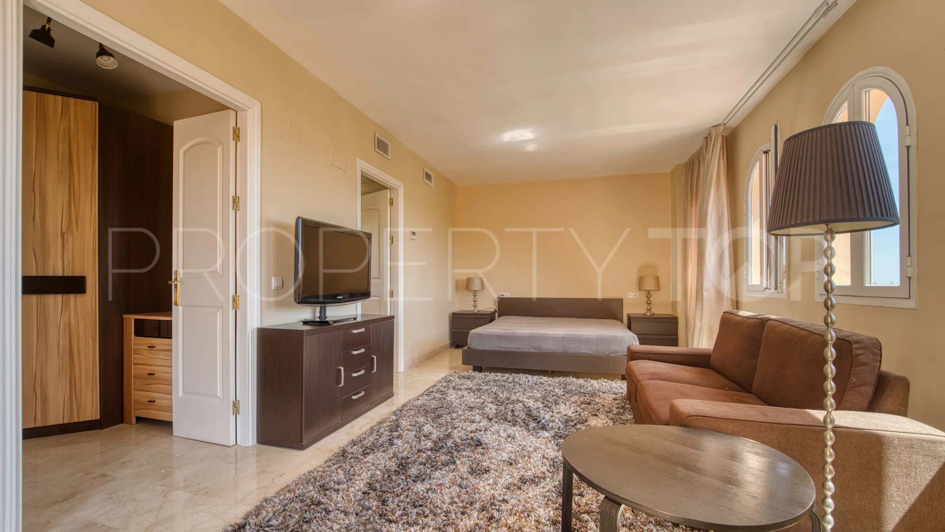 Atico duplex en venta en Elviria con 3 dormitorios