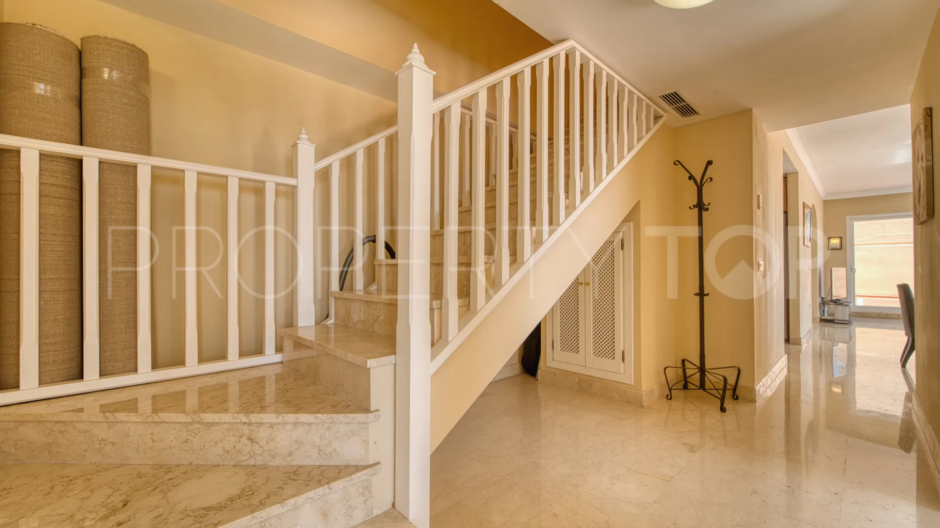 Atico duplex en venta en Elviria con 3 dormitorios