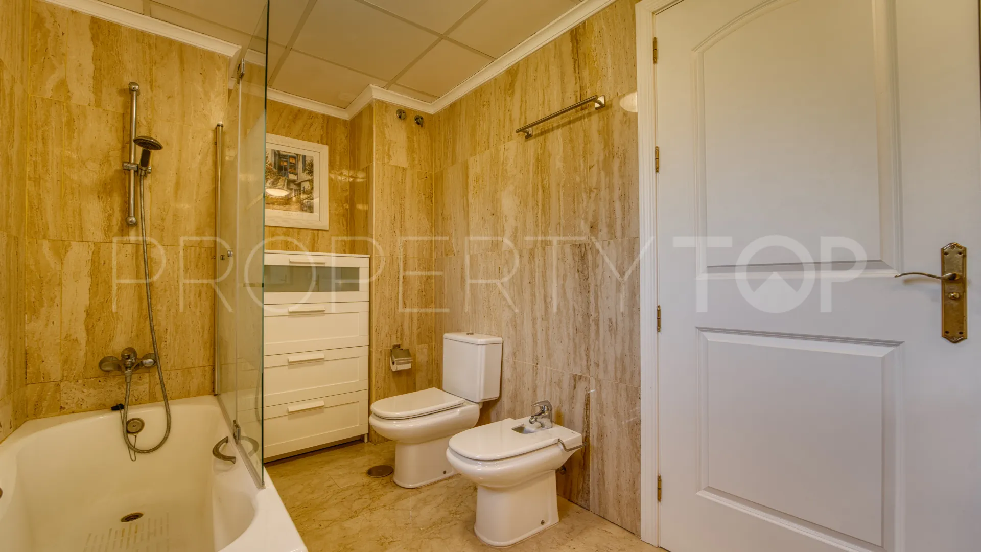 Atico duplex en venta en Elviria con 3 dormitorios
