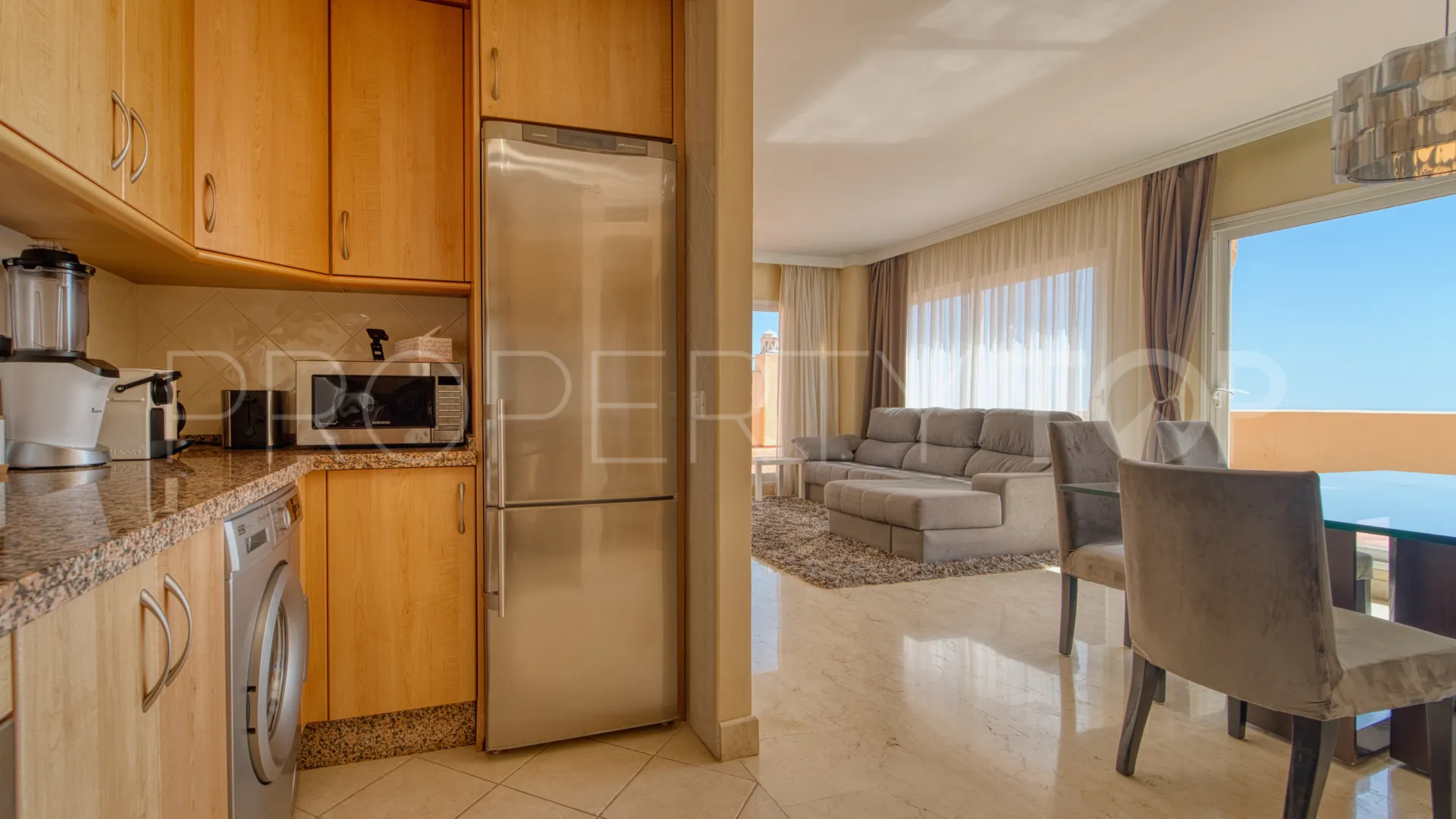 Atico duplex en venta en Elviria con 3 dormitorios