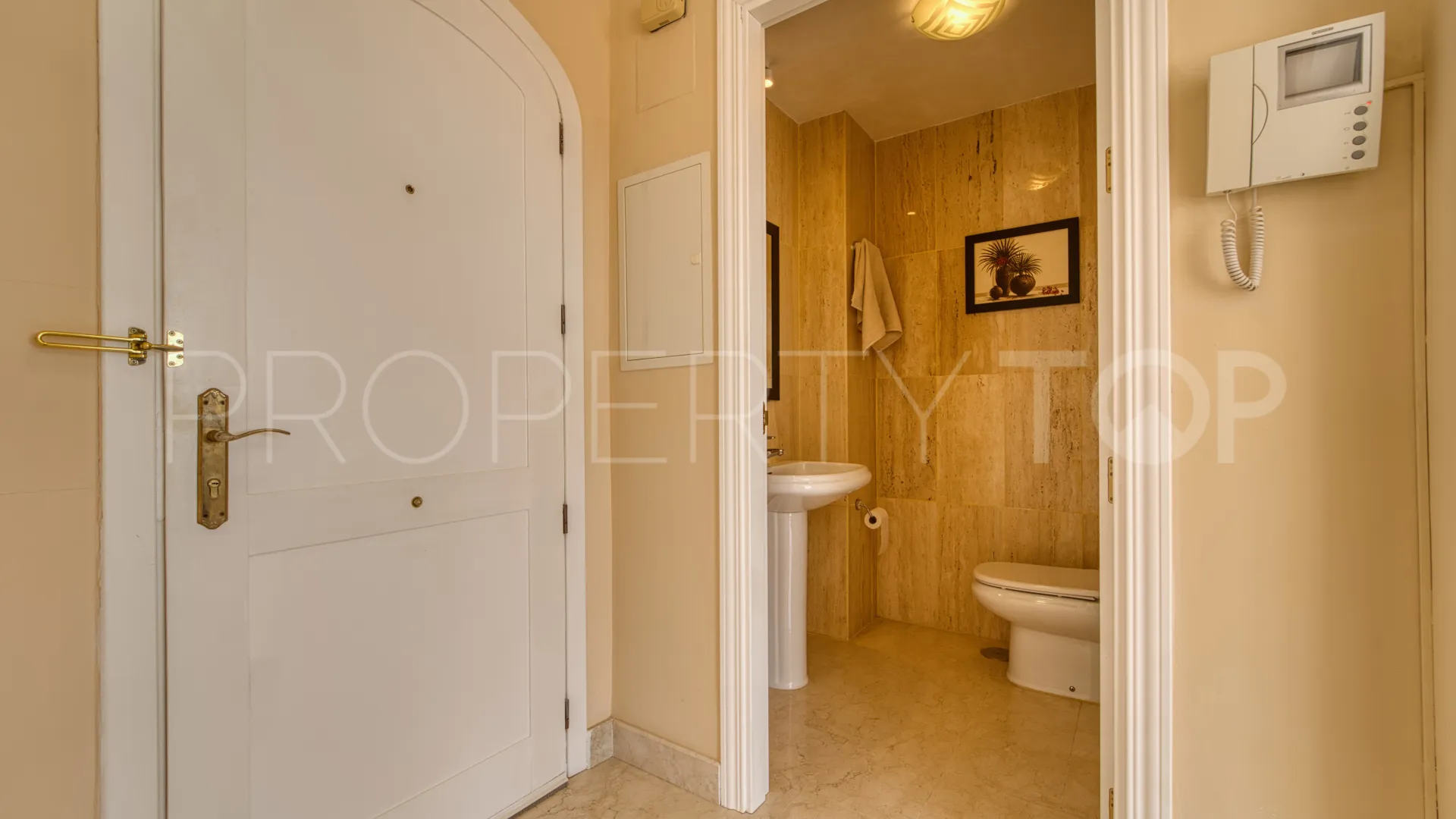 Atico duplex en venta en Elviria con 3 dormitorios