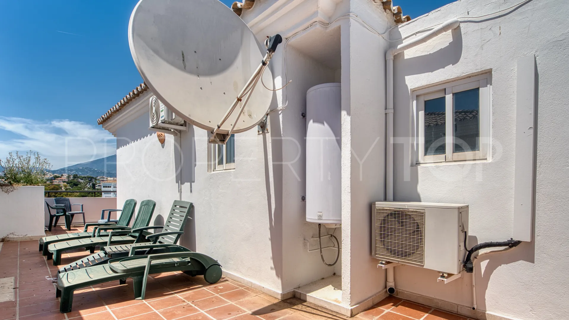 Atico duplex con 4 dormitorios a la venta en Terrazas de Banus