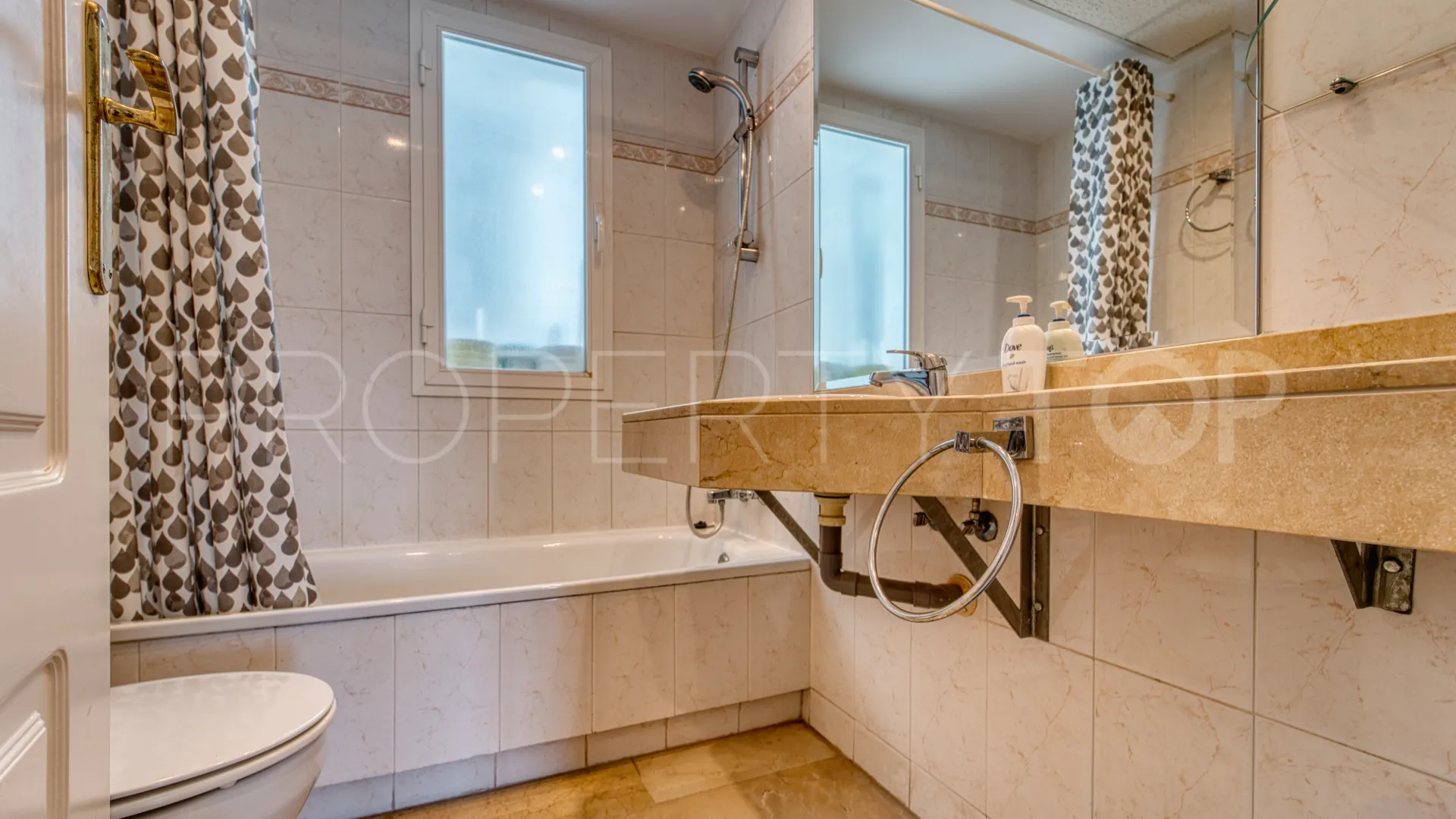 Atico duplex con 4 dormitorios a la venta en Terrazas de Banus