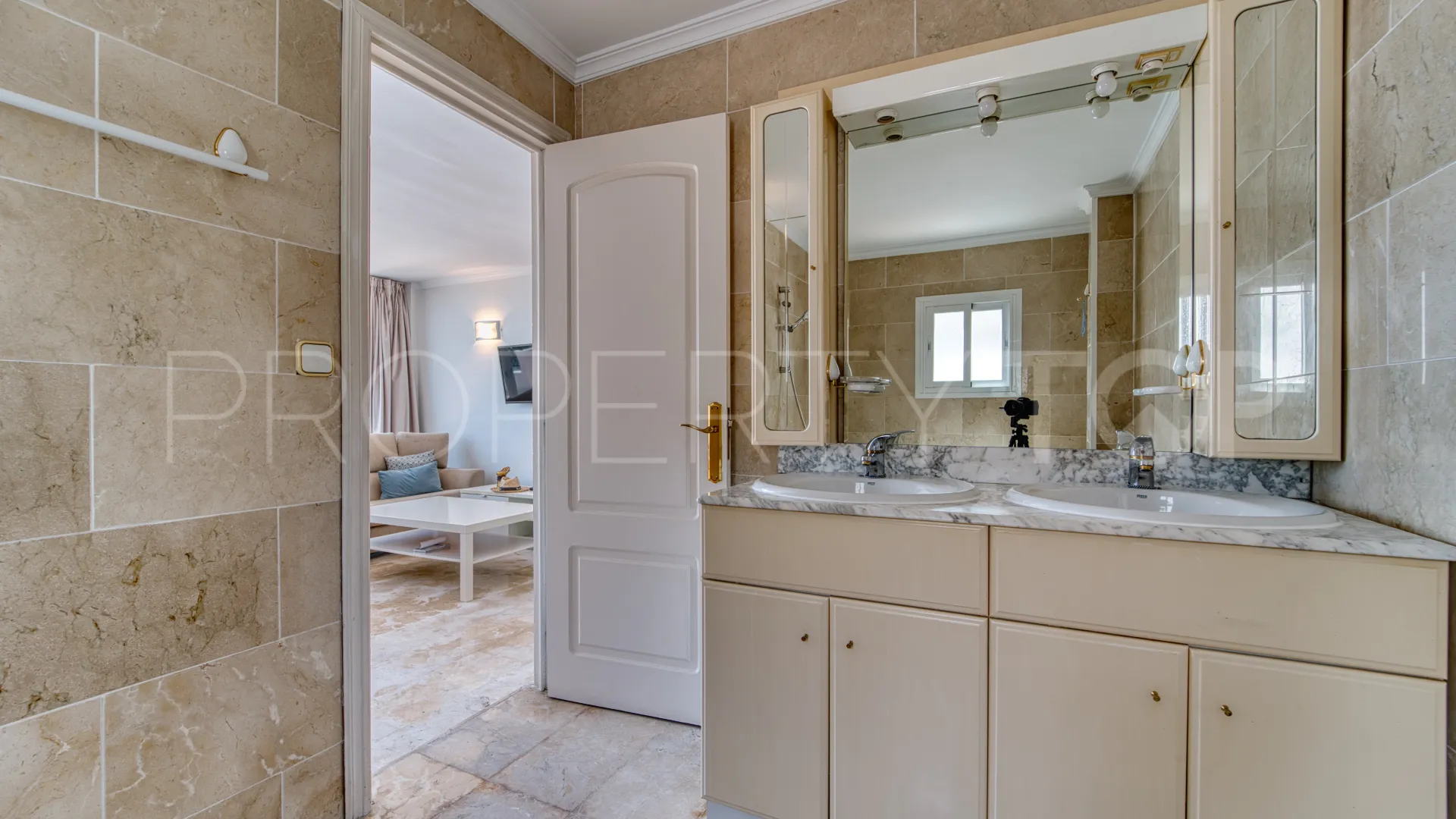 Atico duplex con 4 dormitorios a la venta en Terrazas de Banus