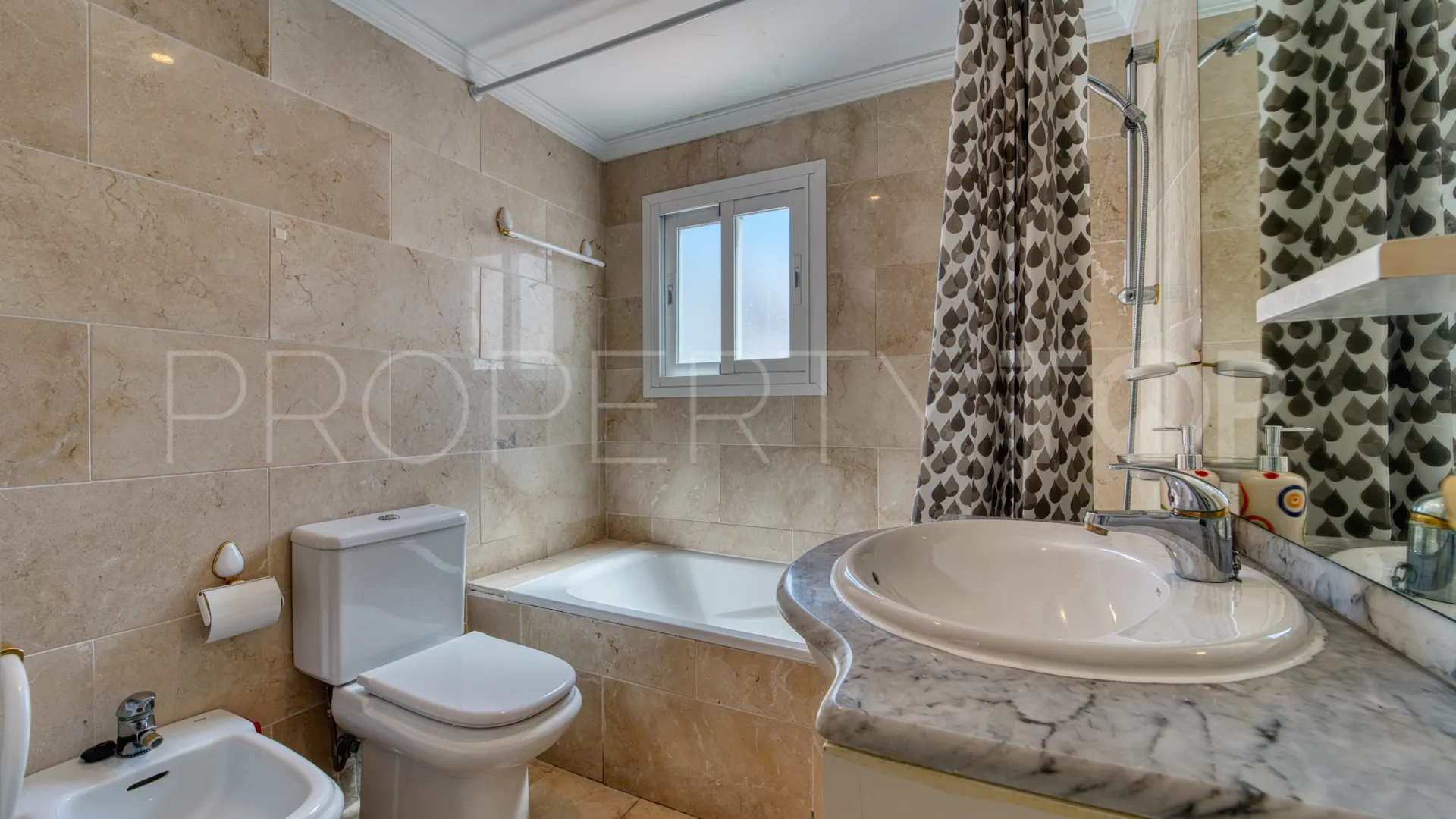 Atico duplex con 4 dormitorios a la venta en Terrazas de Banus