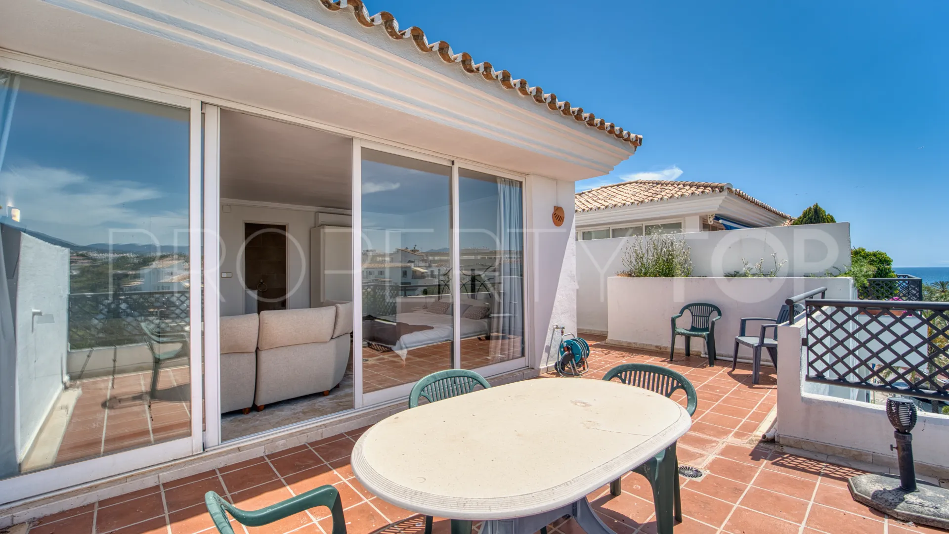 Atico duplex con 4 dormitorios a la venta en Terrazas de Banus