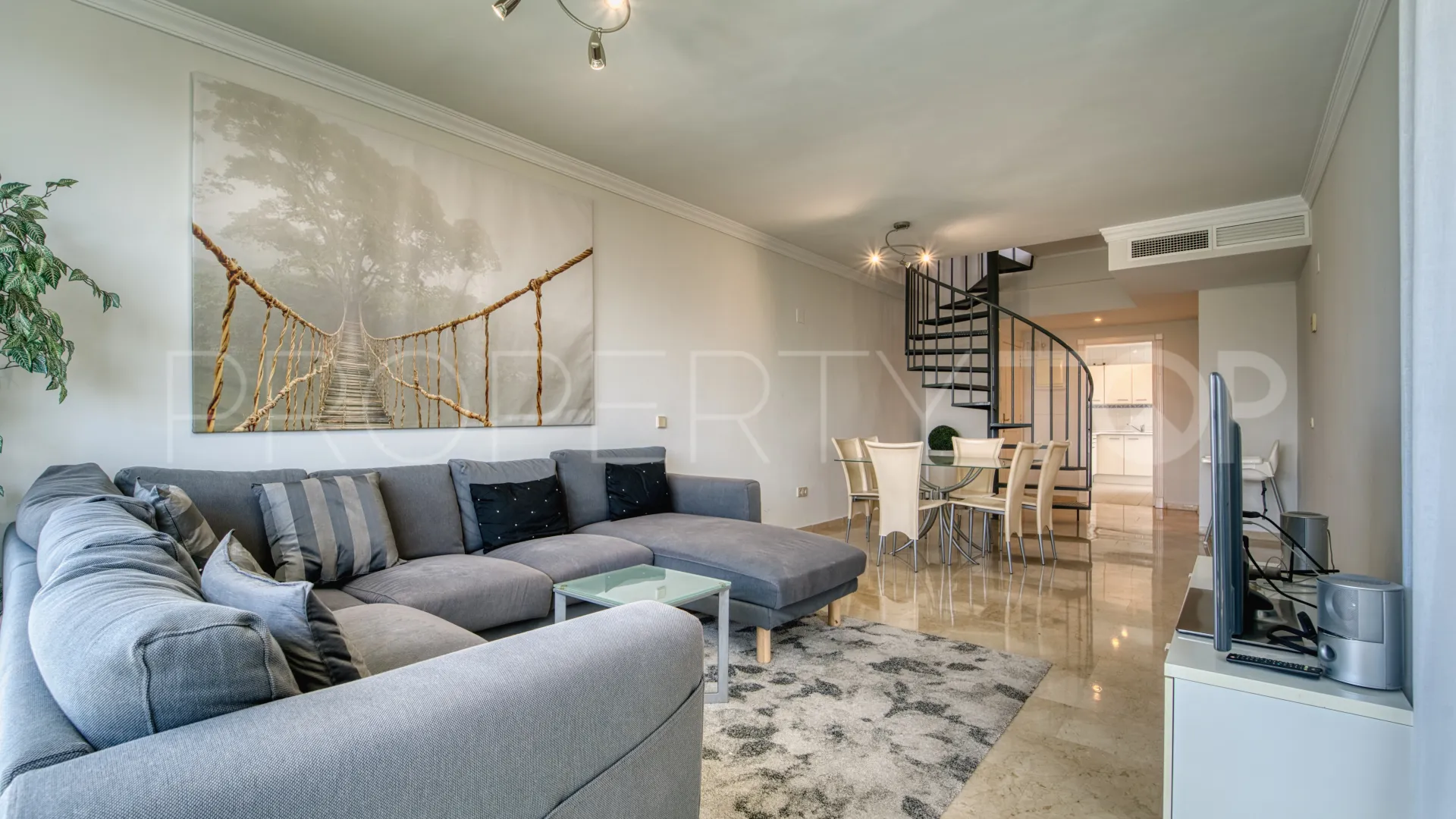 Atico duplex con 4 dormitorios a la venta en Terrazas de Banus