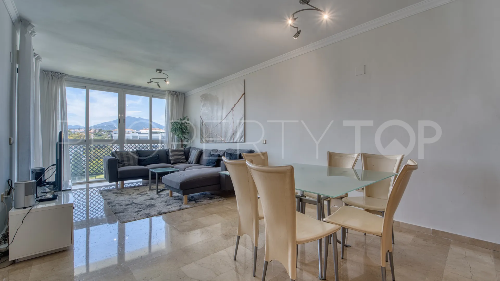 Atico duplex con 4 dormitorios a la venta en Terrazas de Banus