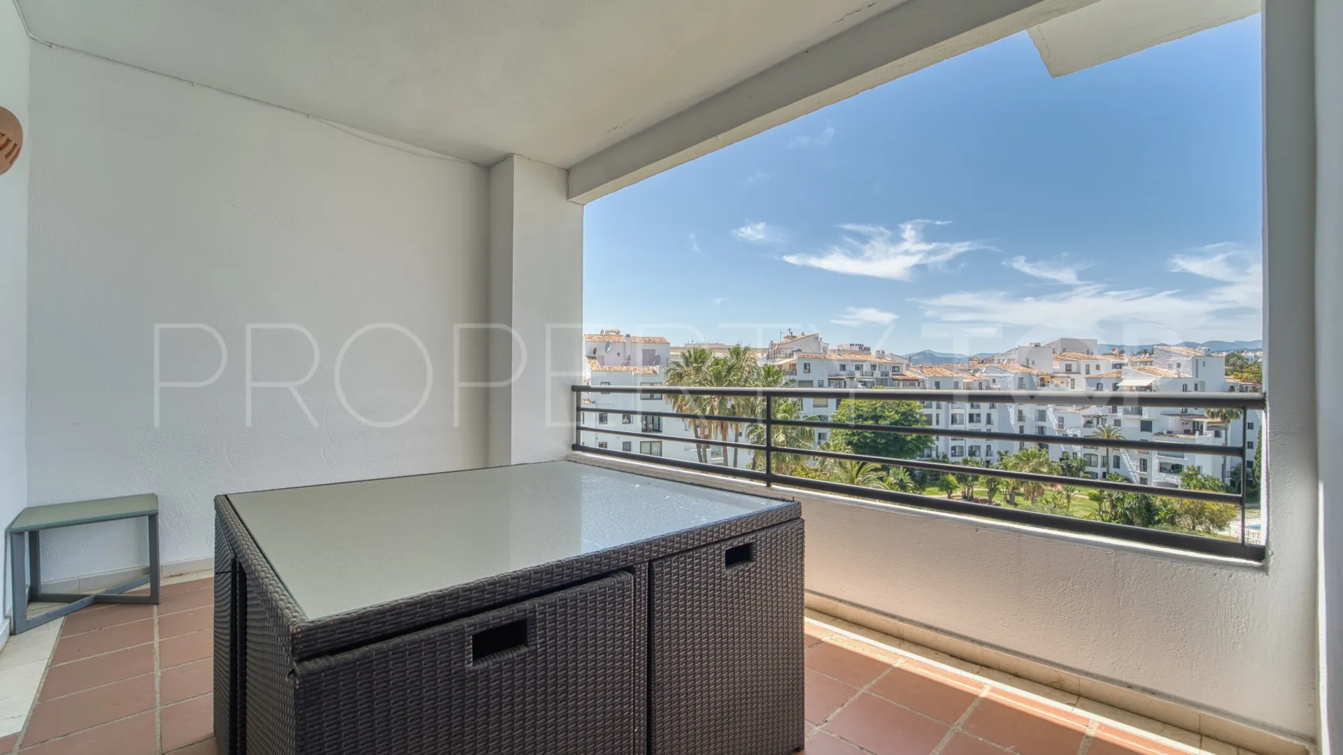 Atico duplex con 4 dormitorios a la venta en Terrazas de Banus