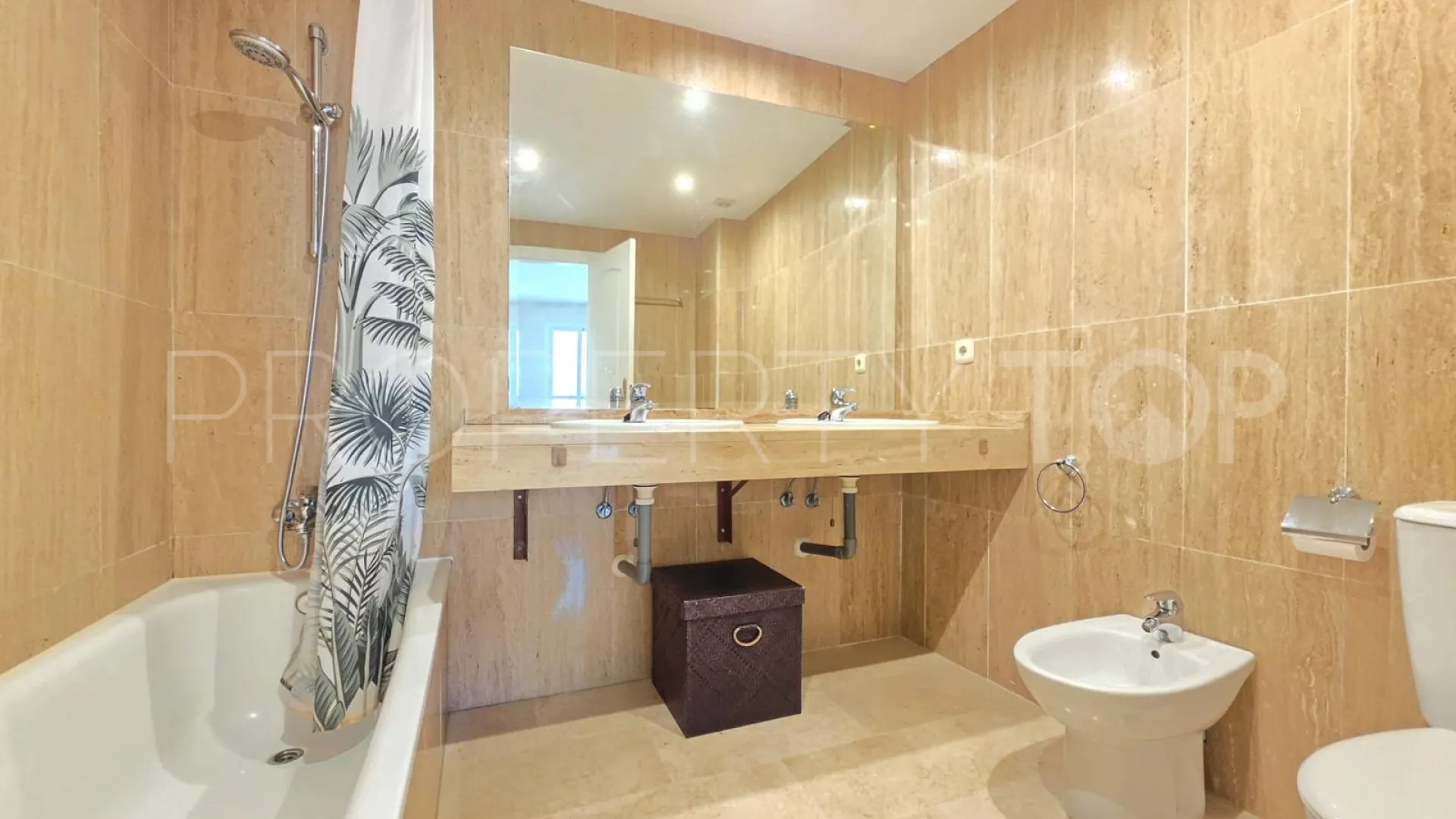 Ground floor apartment for sale in Marbella East