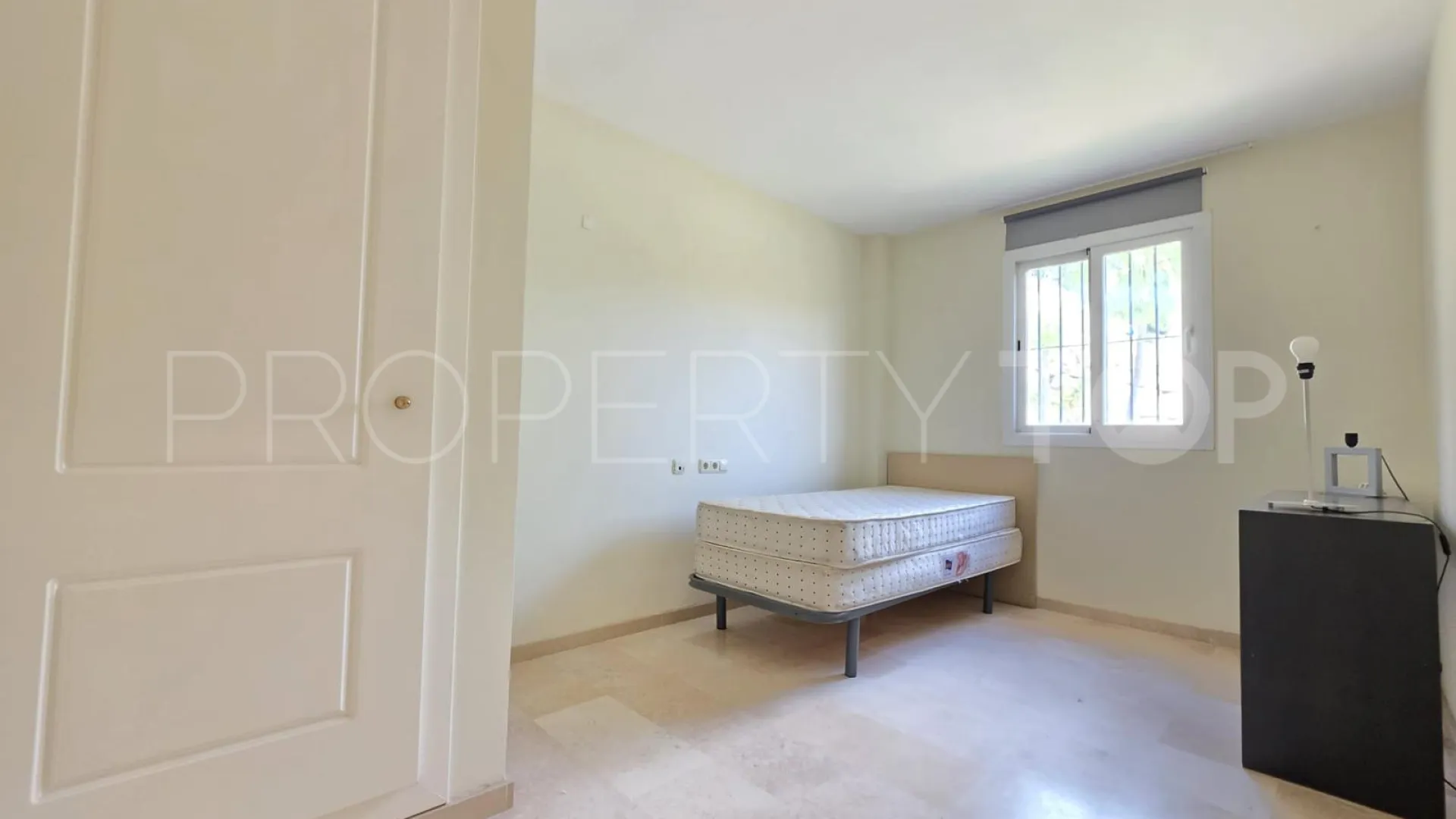 Ground floor apartment for sale in Marbella East