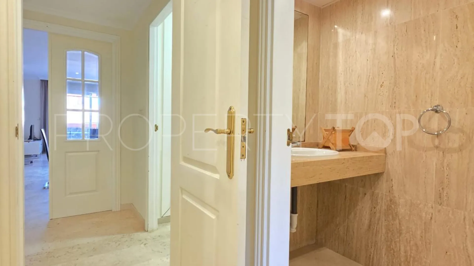 Ground floor apartment for sale in Marbella East