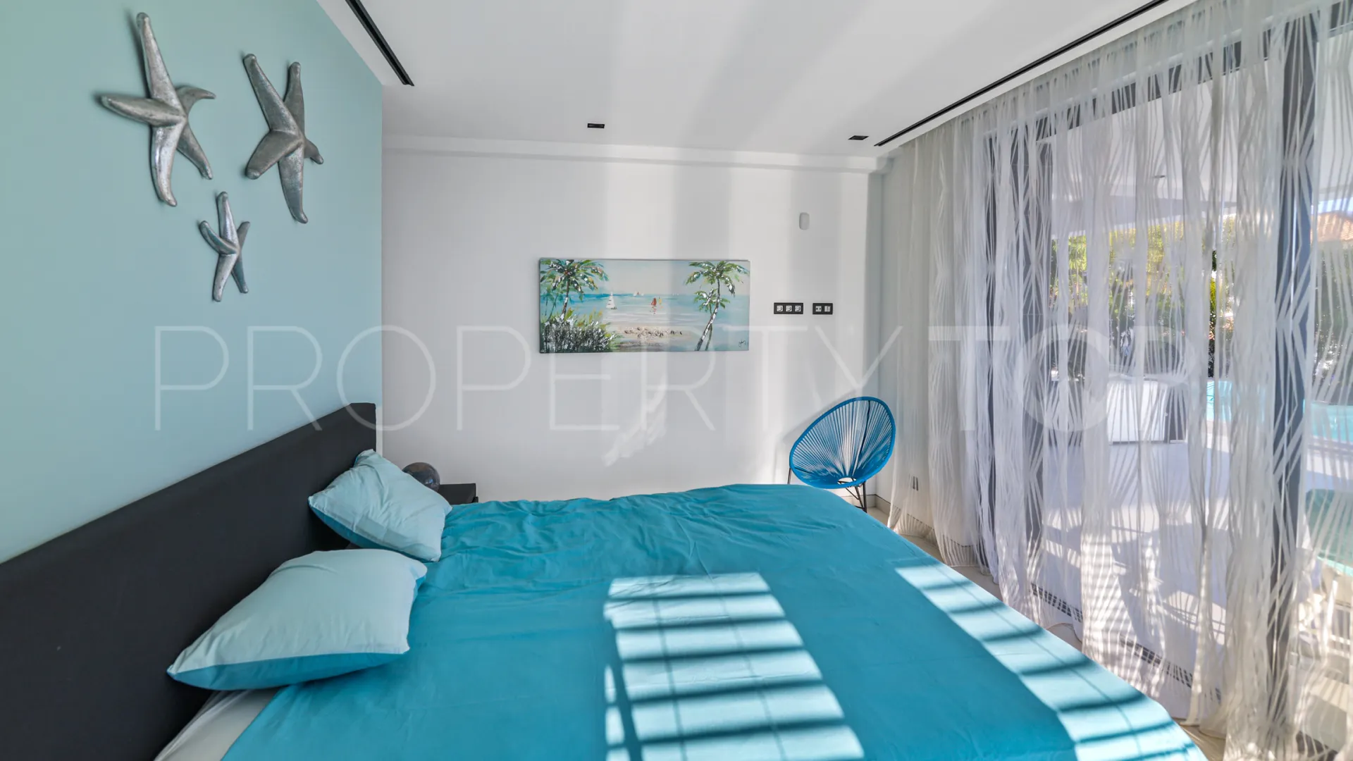 Villa a la venta de 6 dormitorios en Los Flamingos
