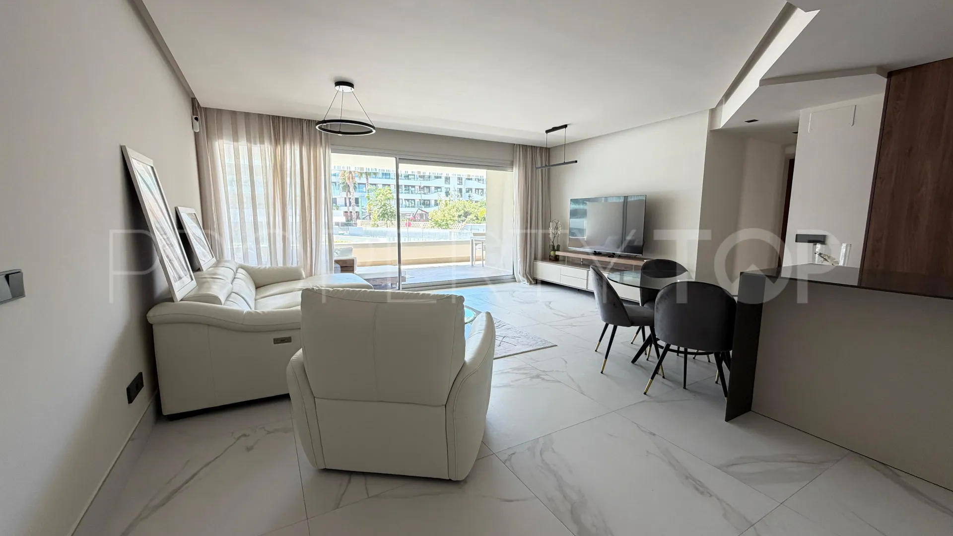 3 bedrooms apartment in San Pedro de Alcantara for sale
