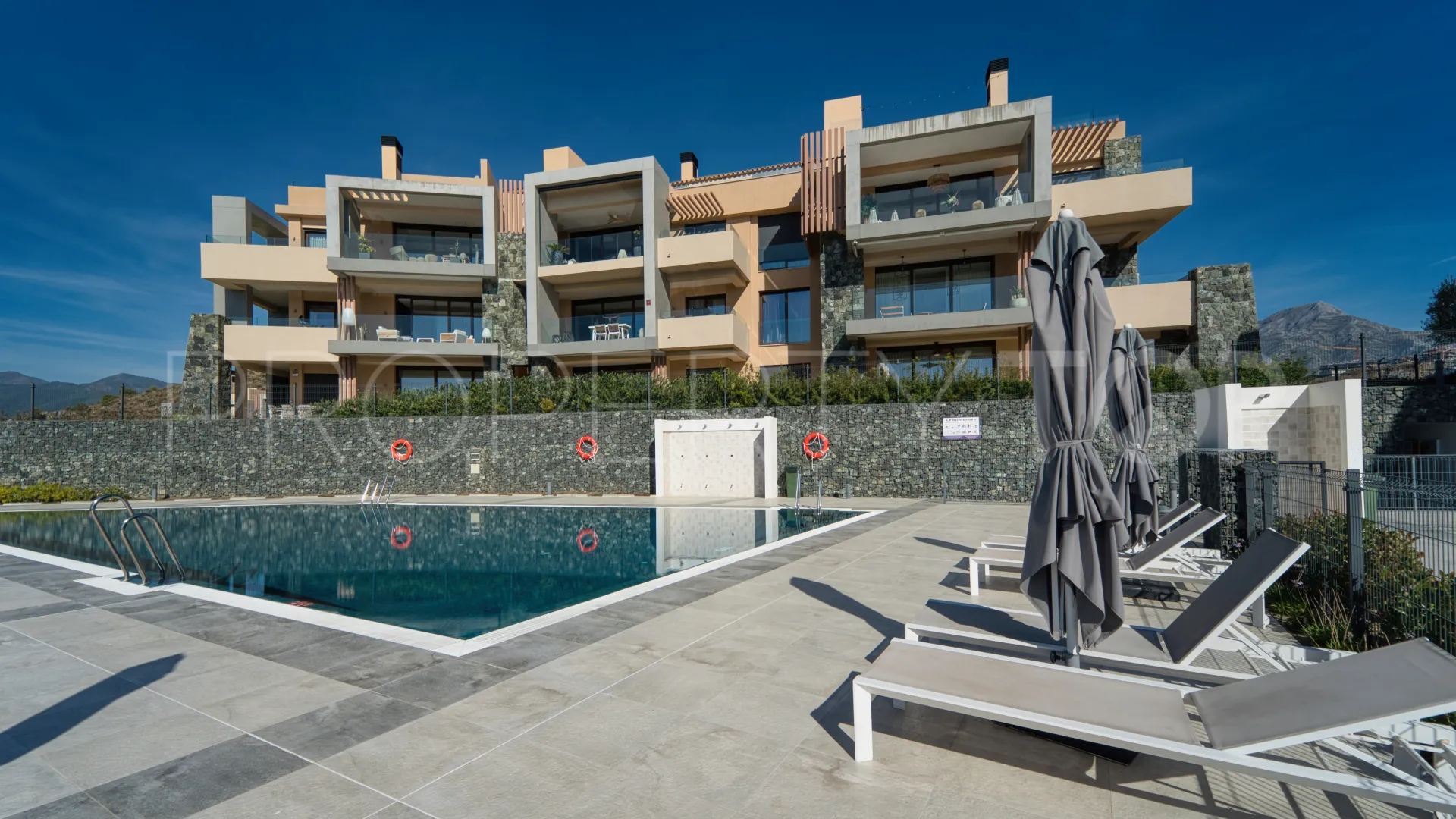 For sale 4 bedrooms apartment in La Quinta